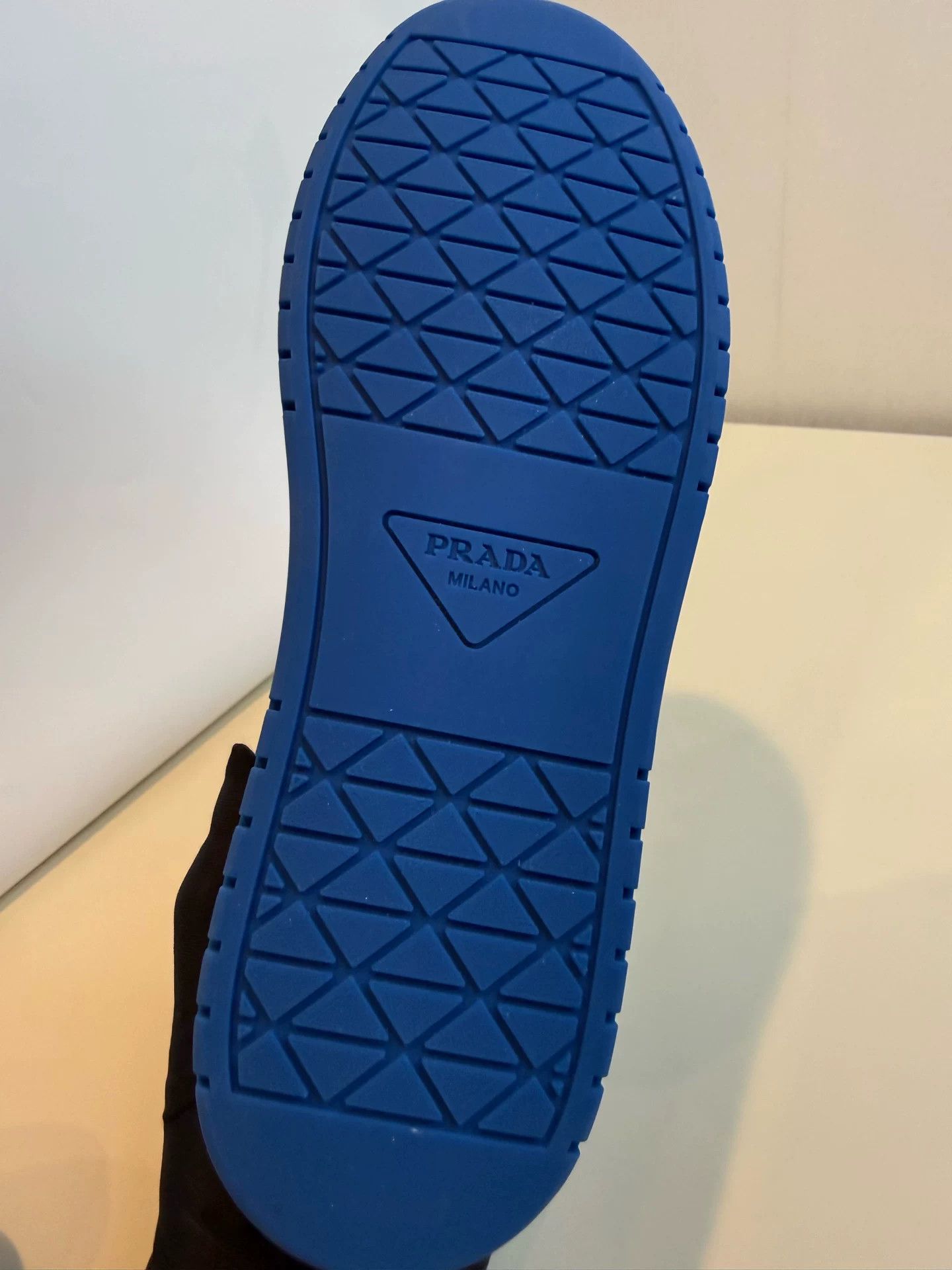 Prada Prada White & Blue Leather Sneakers 37.5 Size US 7.5 / IT 37.5 - 8 Thumbnail