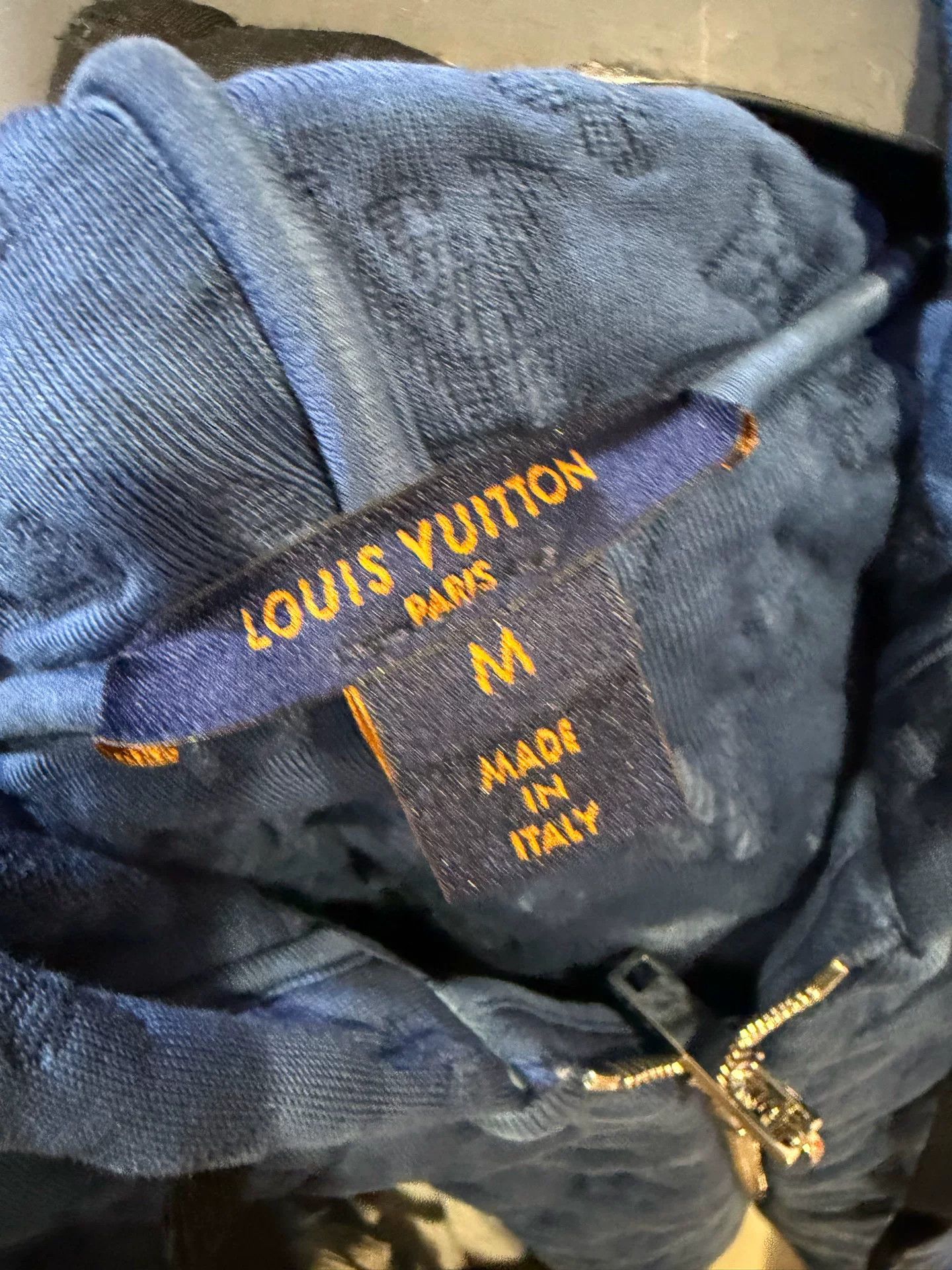 Louis Vuitton Louis Vuitton Monogram Embossed Zip Hoodie M Size M / US 6-8 / IT 42-44 - 4 Thumbnail