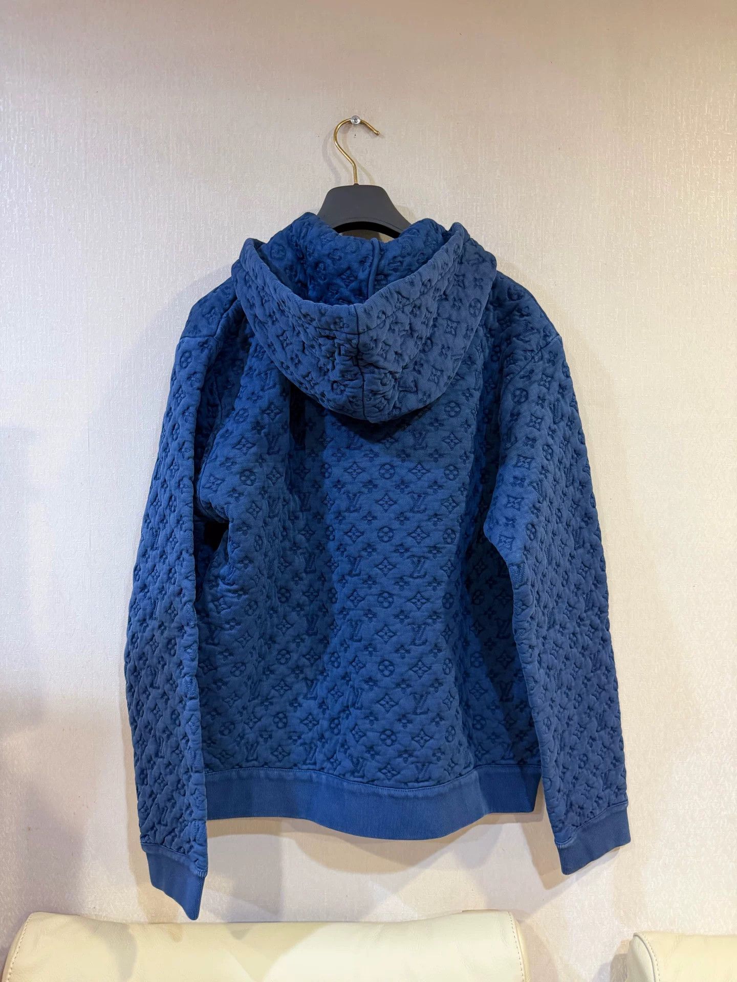 Louis Vuitton Louis Vuitton Monogram Embossed Zip Hoodie M Size M / US 6-8 / IT 42-44 - 3 Thumbnail
