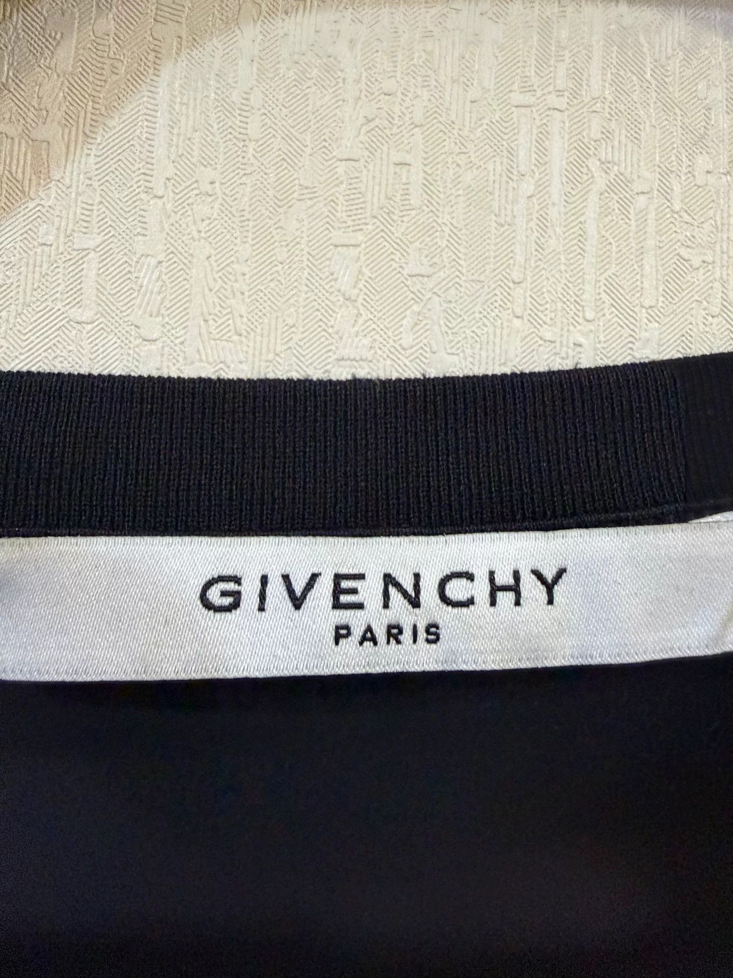 Givenchy Givenchy Distressed Logo T-Shirt Size M Size US M / EU 48-50 / 2 - 4 Thumbnail