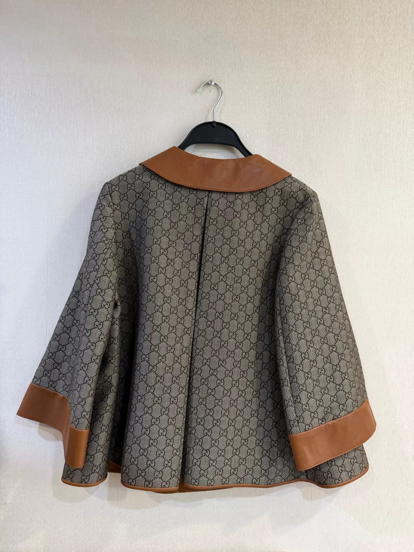 Gucci Gucci GG Supreme Monogram Leather Trim Cape Jacket 36 Size XS / US 0-2 / IT 36-38 - 3 Thumbnail