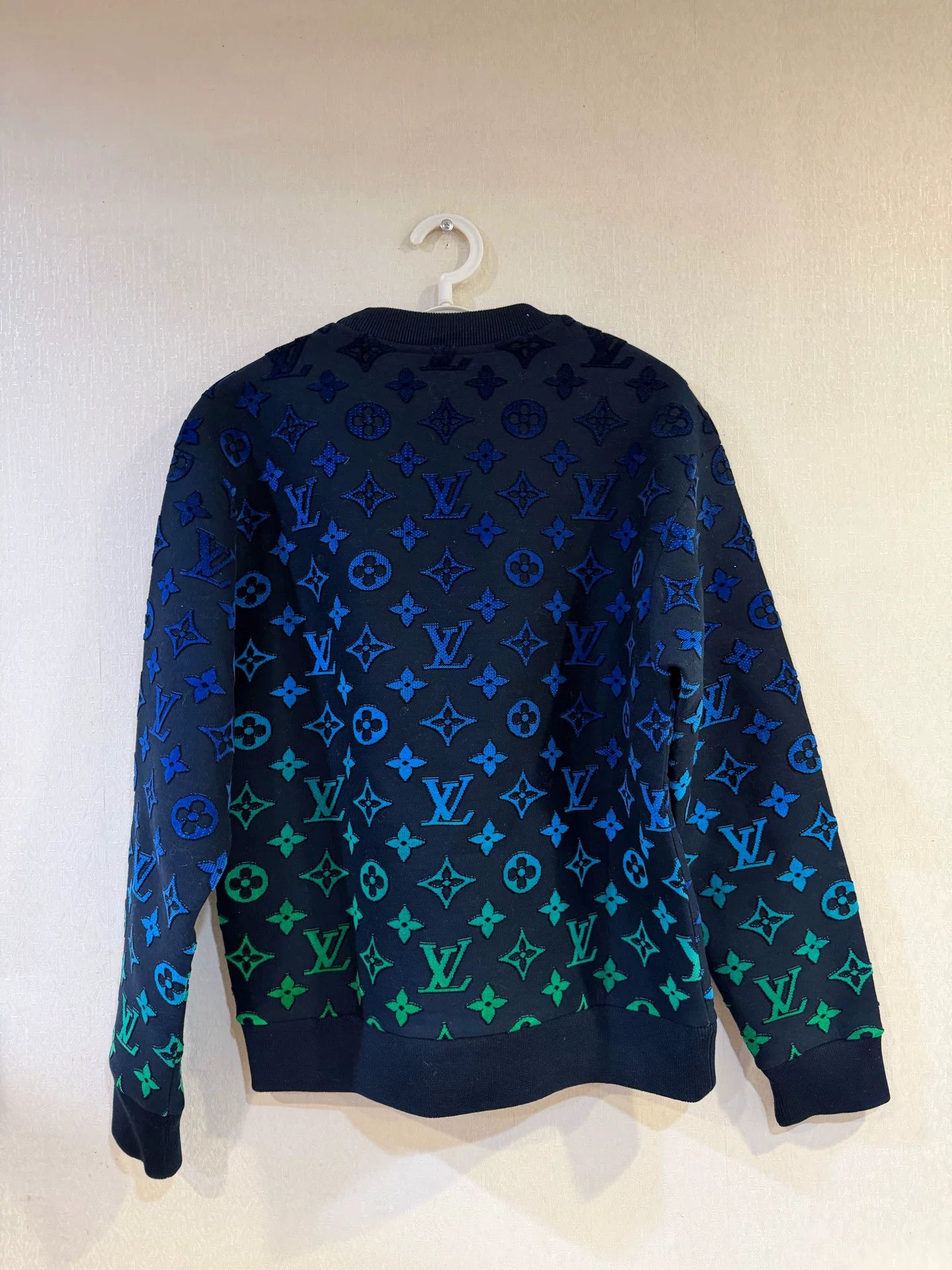 Louis Vuitton Louis Vuitton Gradient Monogram Sweatshirt XS Size US XS / EU 42 / 0 - 3 Thumbnail
