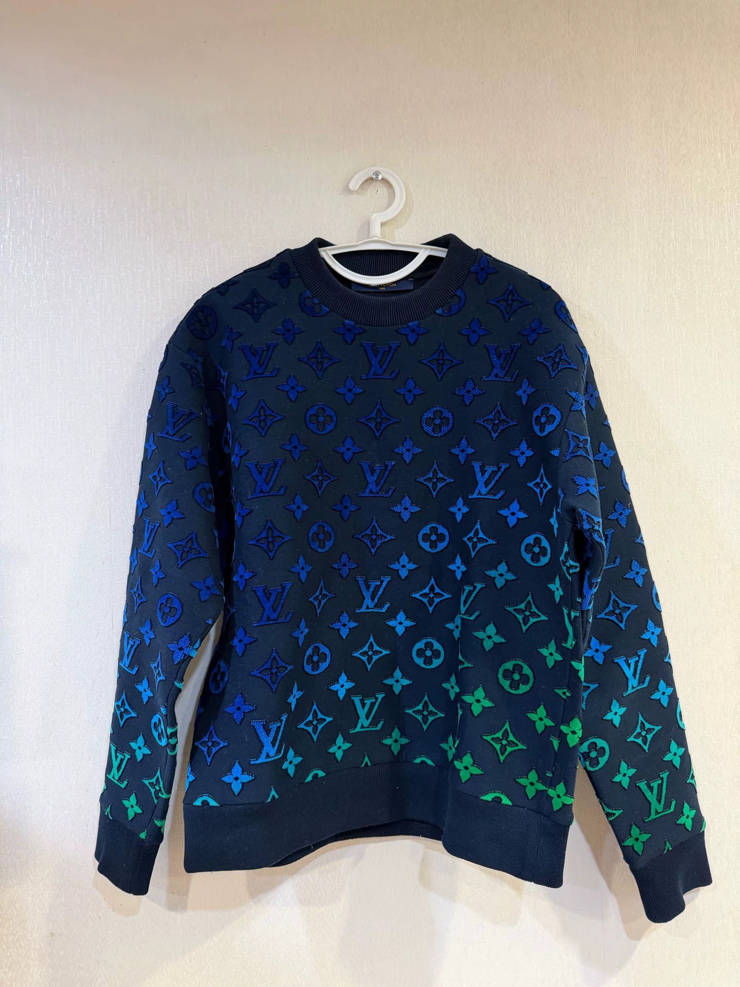 Louis Vuitton Louis Vuitton Gradient Monogram Sweatshirt XS Size US XS / EU 42 / 0 - 2 Thumbnail