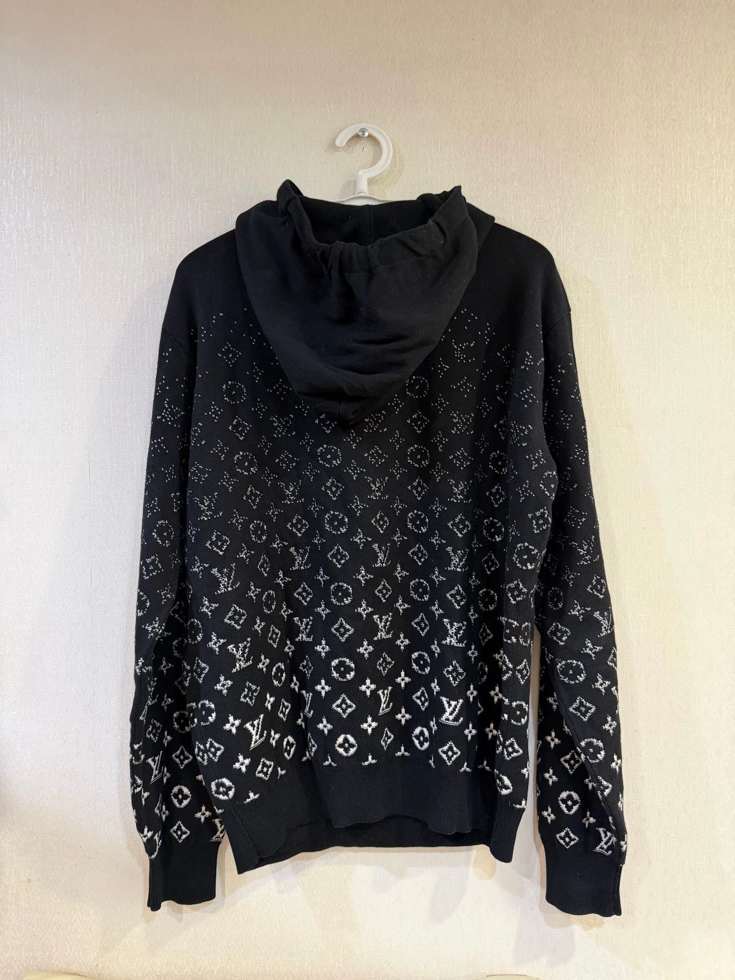 Louis Vuitton Louis Vuitton Monogram Gradient Hoodie XS Size US XS / EU 42 / 0 - 3 Thumbnail
