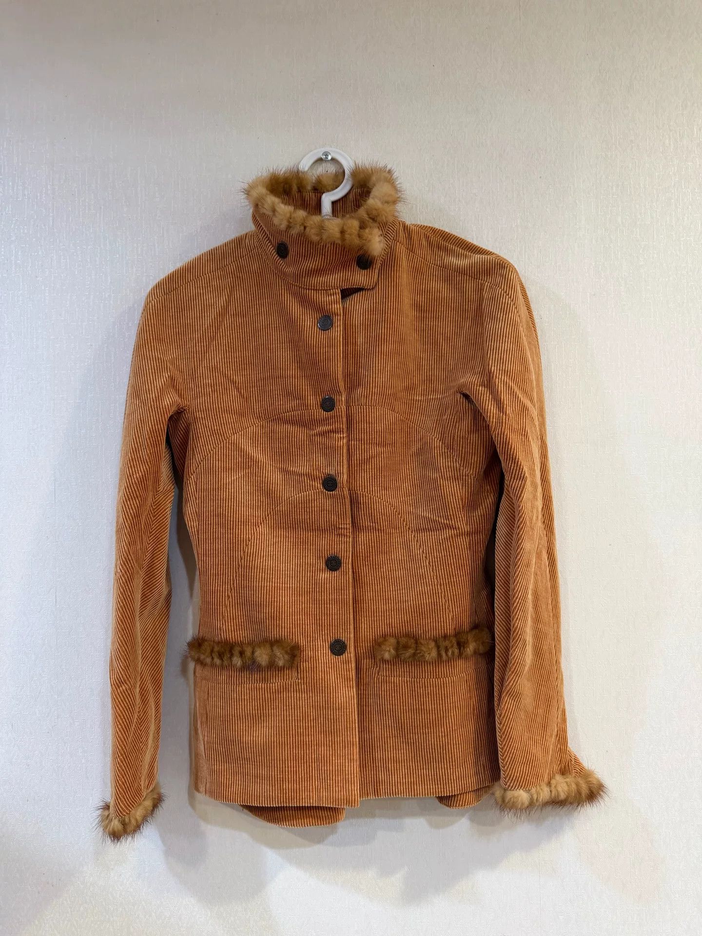 Chanel Chanel Fur Trim Corduroy Jacket 34 Size XS / US 0-2 / IT 36-38 - 2 Thumbnail