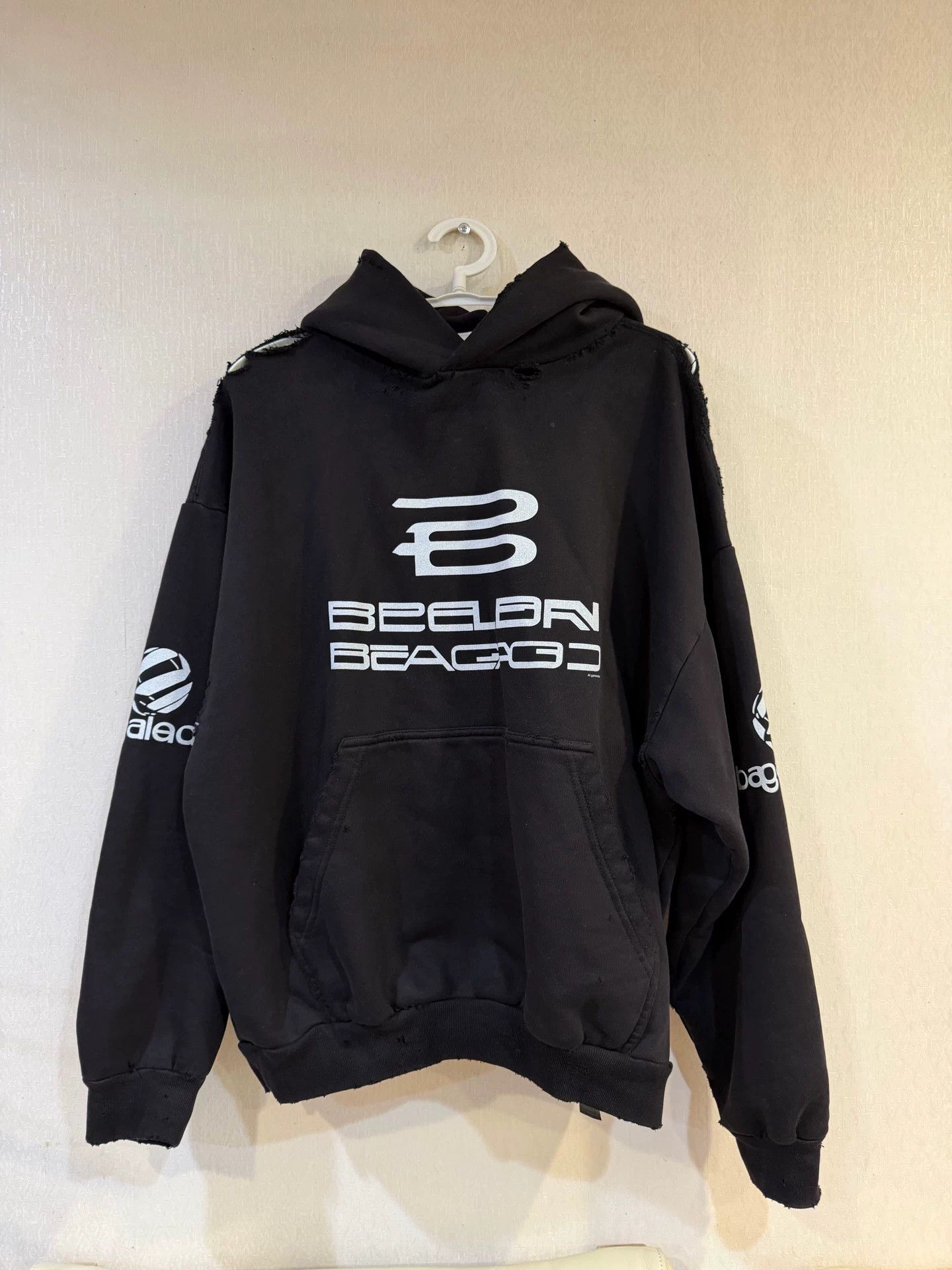 Balenciaga Balenciaga AI Graphic Distressed Hoodie XS Size US XS / EU 42 / 0 - 2 Thumbnail