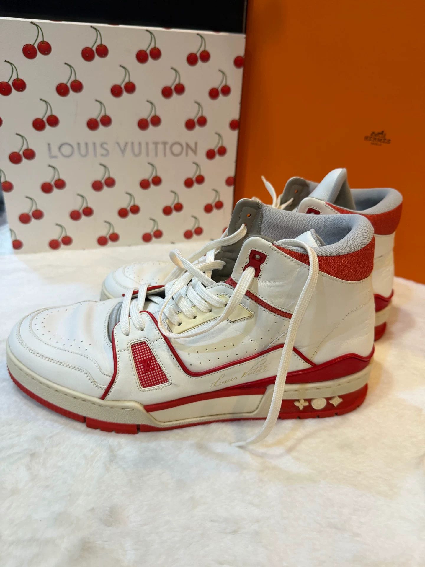 Louis Vuitton Louis Vuitton White LV Trainer High Top 8.5 Size US 8.5 / EU 41-42 - 2 Thumbnail
