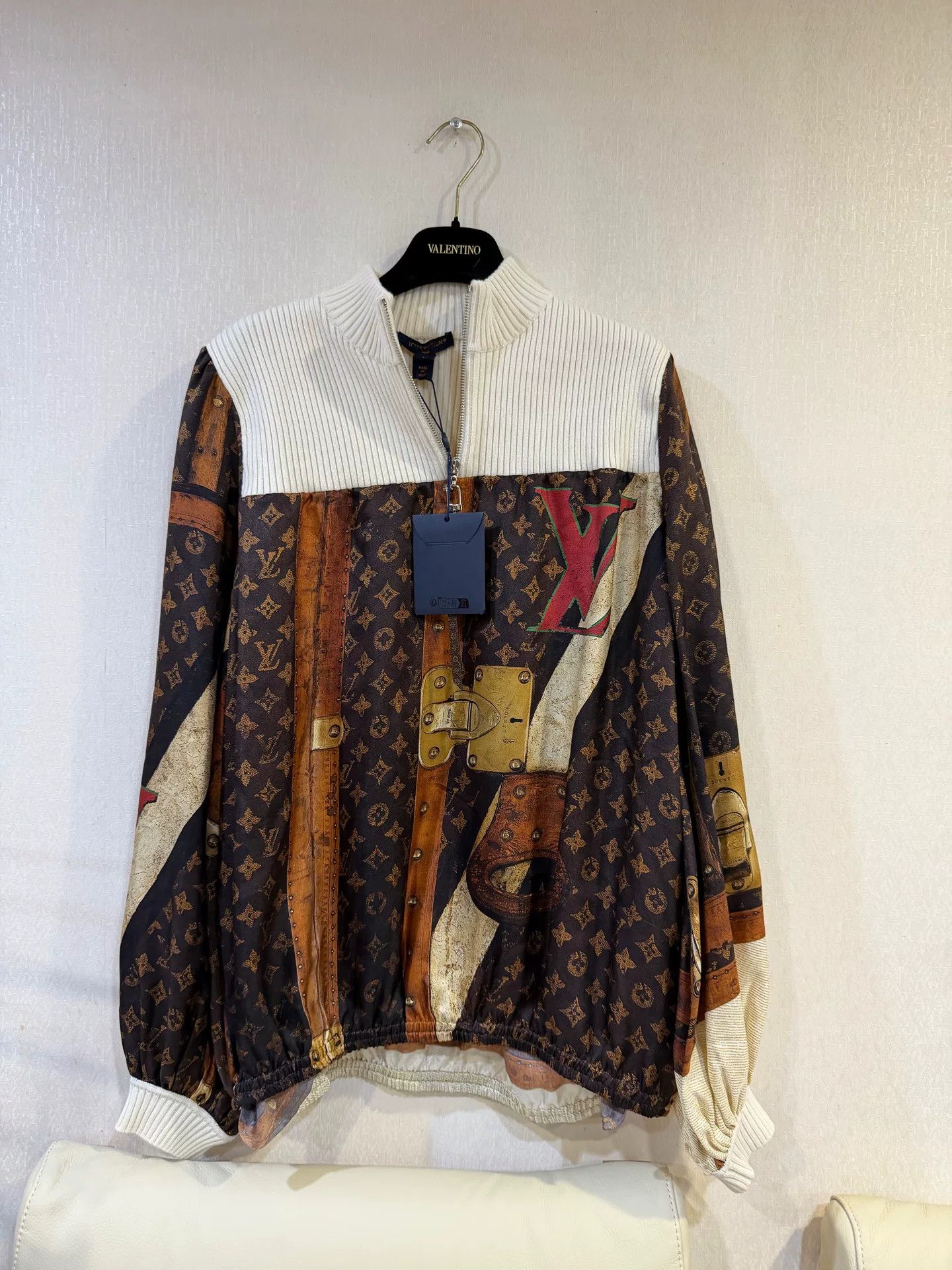Louis Vuitton Louis Vuitton Silk Monogram Wool Knit Jacket L Size L / US 10 / IT 46 - 2 Thumbnail