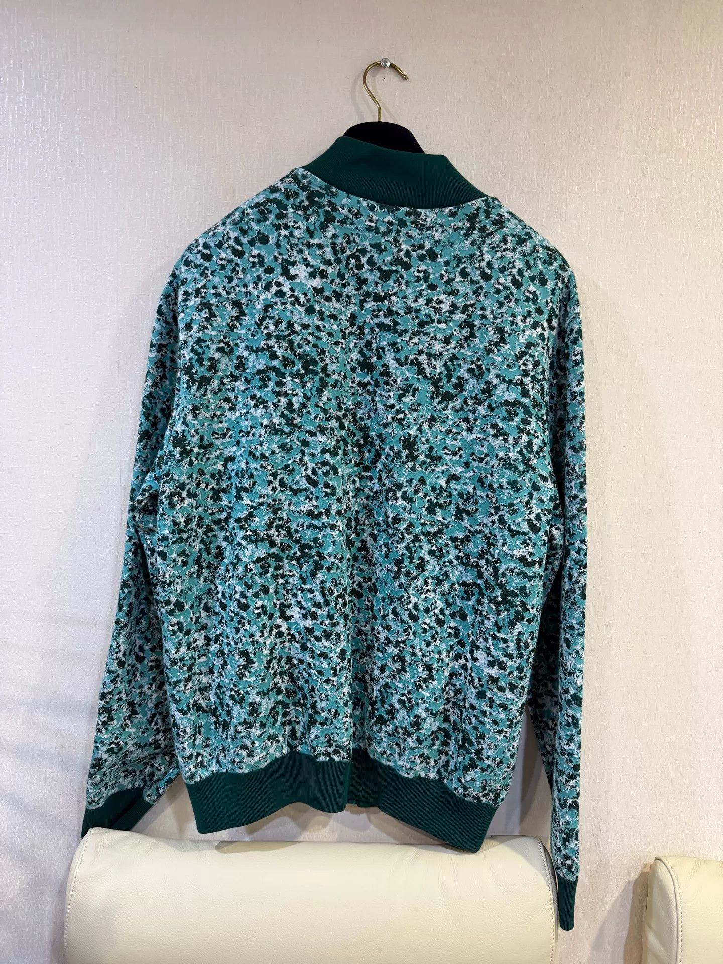 Louis Vuitton Louis Vuitton Monogram Pointillism Knit Blouson Size L Size US L / EU 52-54 / 3 - 3 Thumbnail