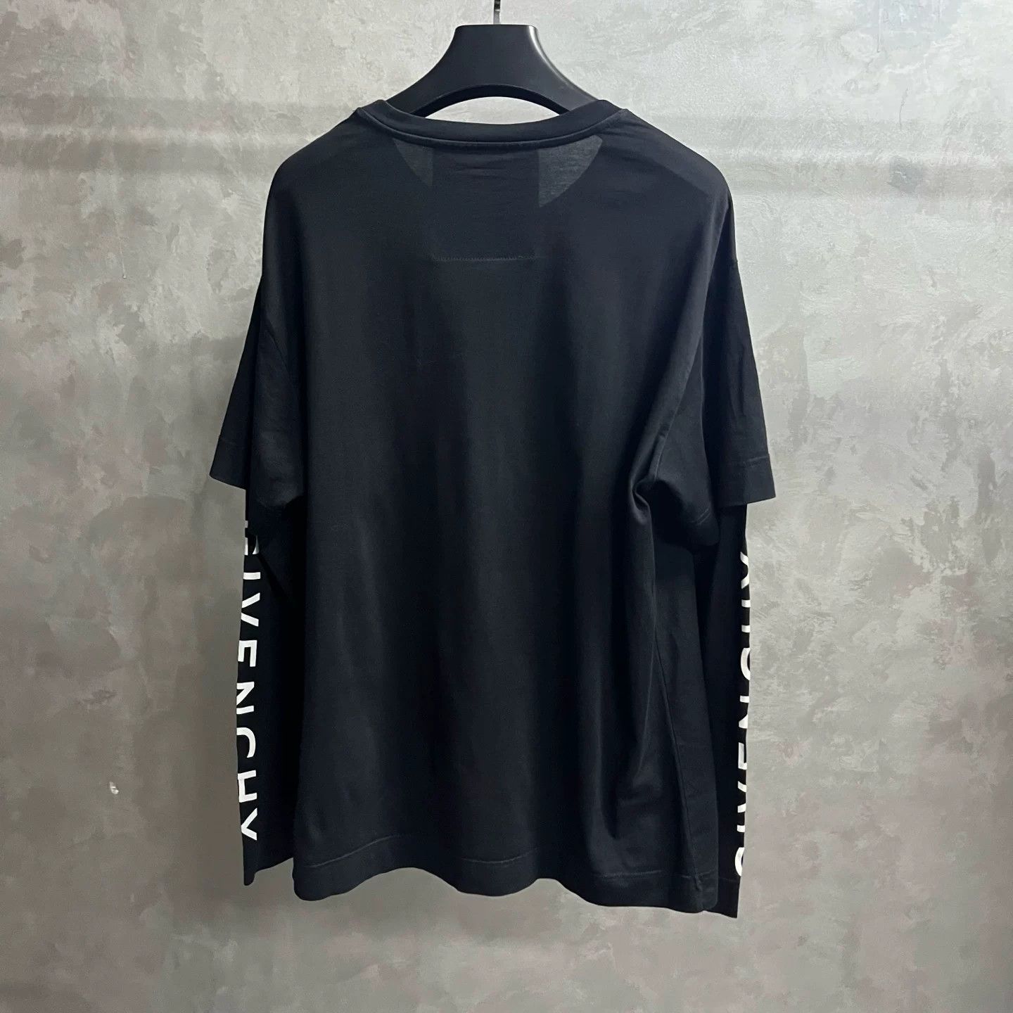 Givenchy Givenchy Logo Print Long Sleeve T-Shirt L Size US L / EU 52-54 / 3 - 6 Thumbnail