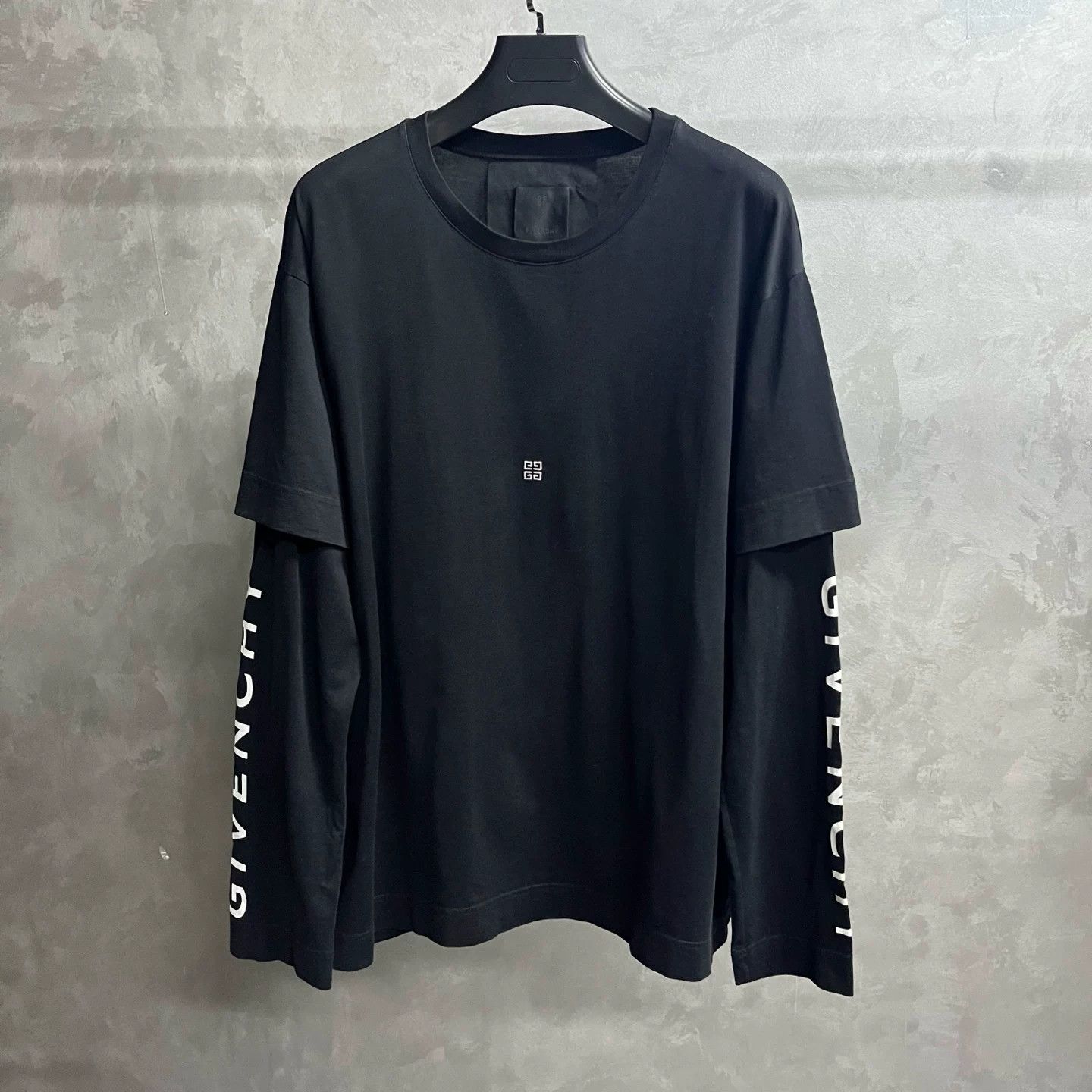 Givenchy Givenchy Logo Print Long Sleeve T-Shirt L Size US L / EU 52-54 / 3 - 2 Thumbnail