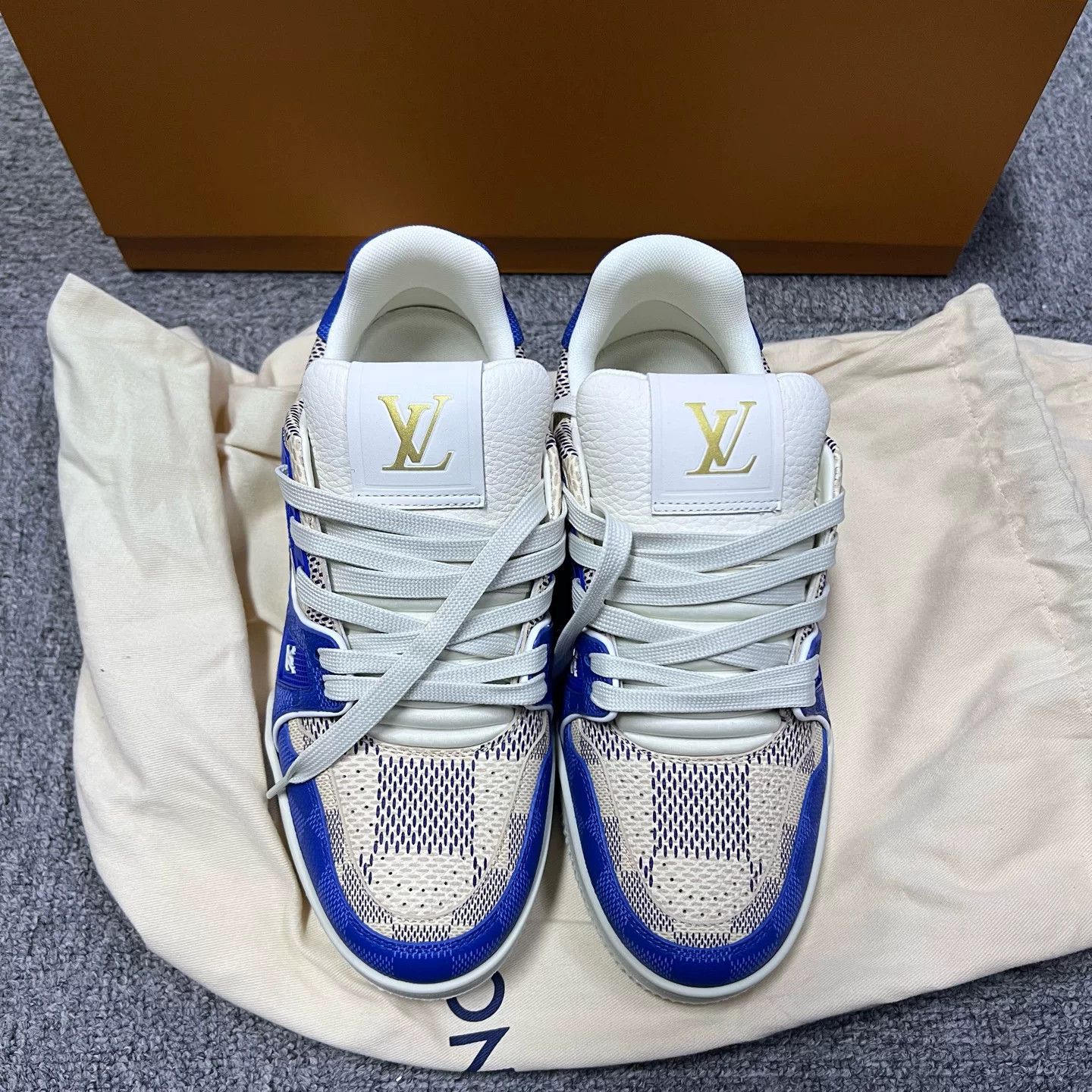 Louis Vuitton Louis Vuitton #54 Blue Beige Trainer Sneakers 3.5 Size US 5 / EU 37 - 4 Thumbnail