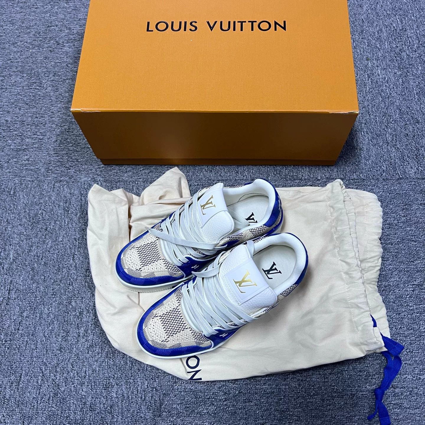 Louis Vuitton Louis Vuitton #54 Blue Beige Trainer Sneakers 3.5 Size US 5 / EU 37 - 2 Thumbnail