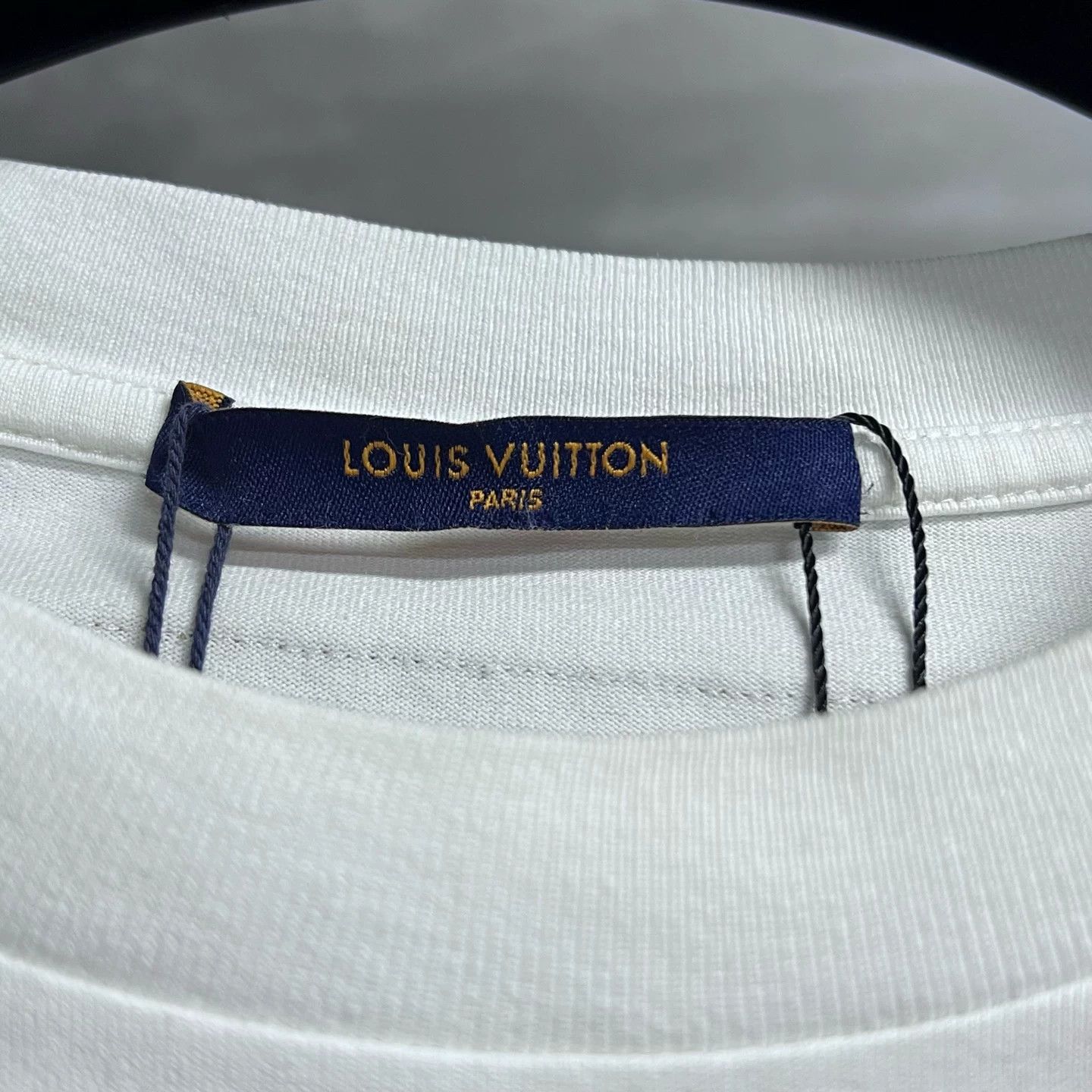 Louis Vuitton Louis Vuitton Graffiti Logo T-Shirt XXL Size US XXL / EU 58 / 5 - 3 Thumbnail