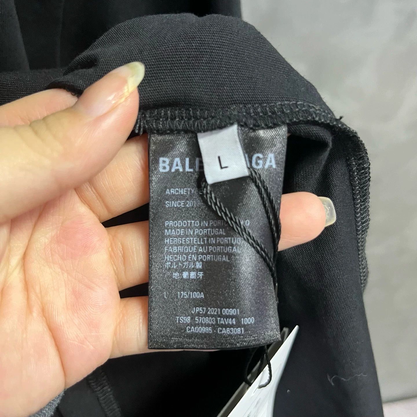 Balenciaga Balenciaga Political Campaign Logo T-Shirt Size L Size US L / EU 52-54 / 3 - 4 Thumbnail