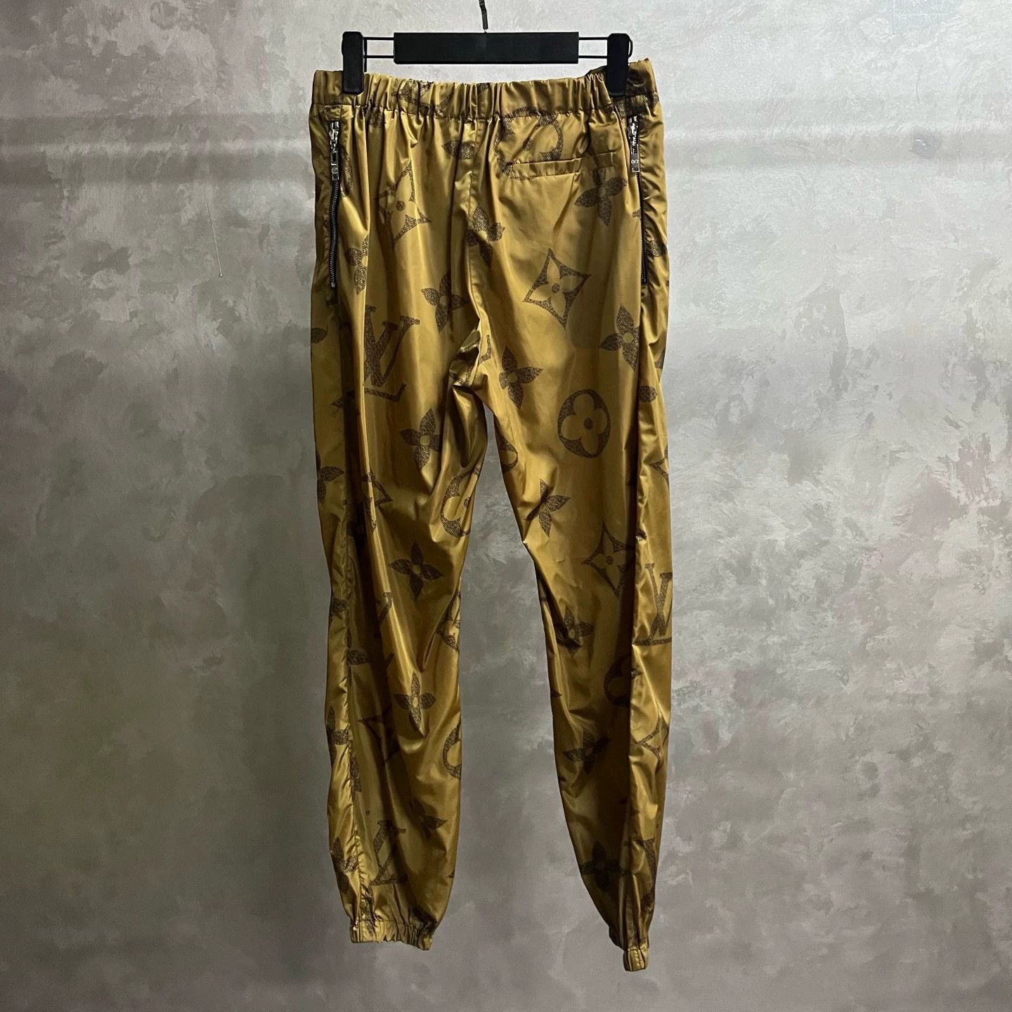 Louis Vuitton Louis Vuitton Monogram Technical Joggers Size 28 Size US 28 / EU 44 - 6 Thumbnail