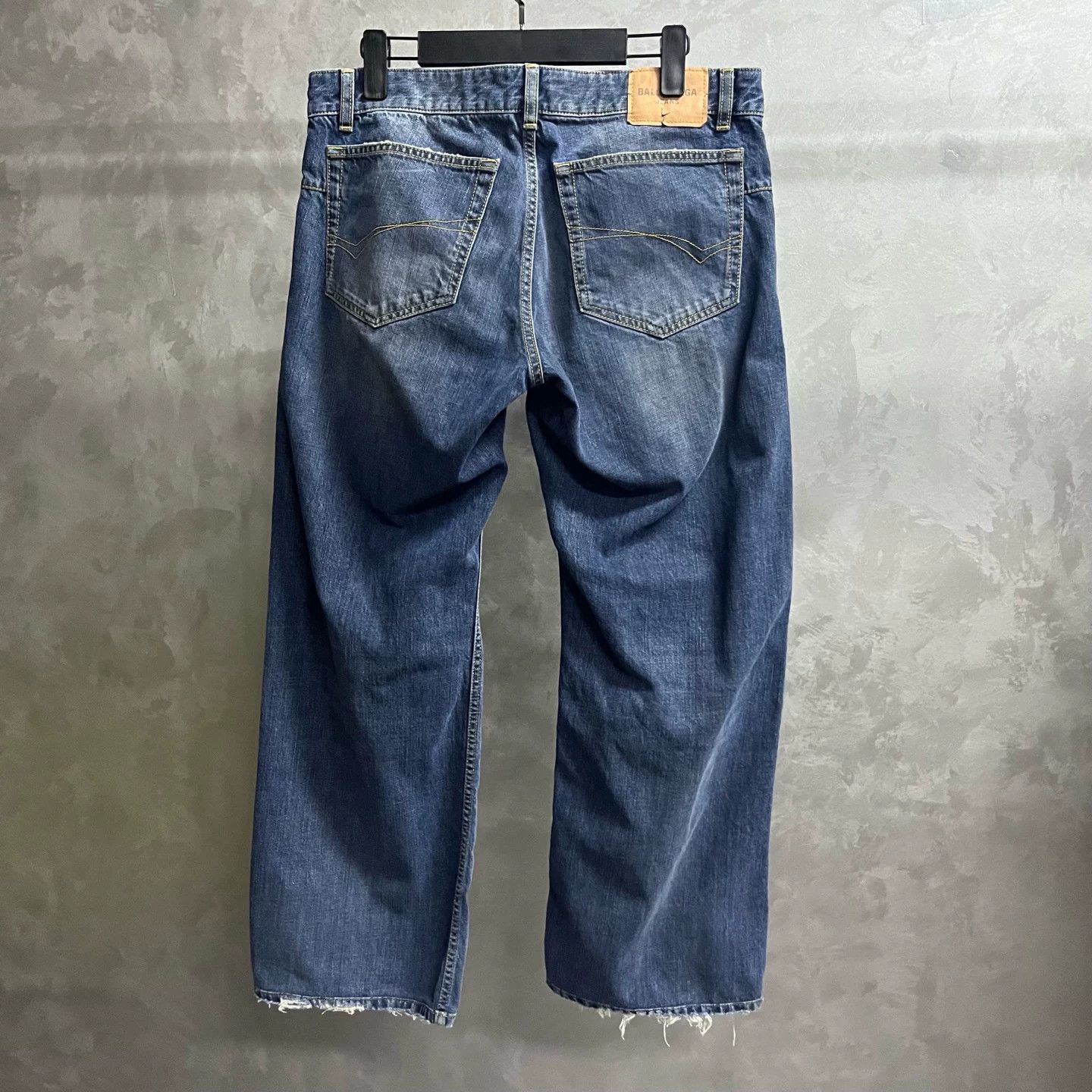 Balenciaga Balenciaga Blue No-Pocket Distressed Jeans 32 Size US 32 / EU 48 - 6 Thumbnail