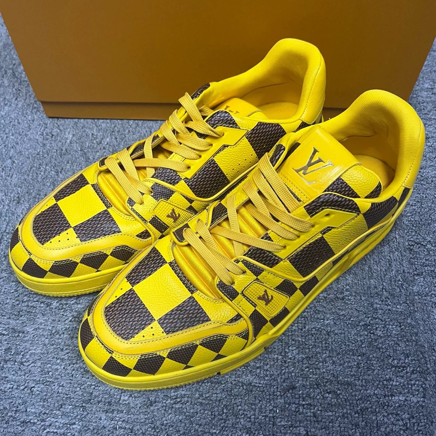 Louis Vuitton Louis Vuitton Yellow Checkerboard Trainer Sneakers 9.5 Size US 10.5 / EU 43-44 - 3 Thumbnail