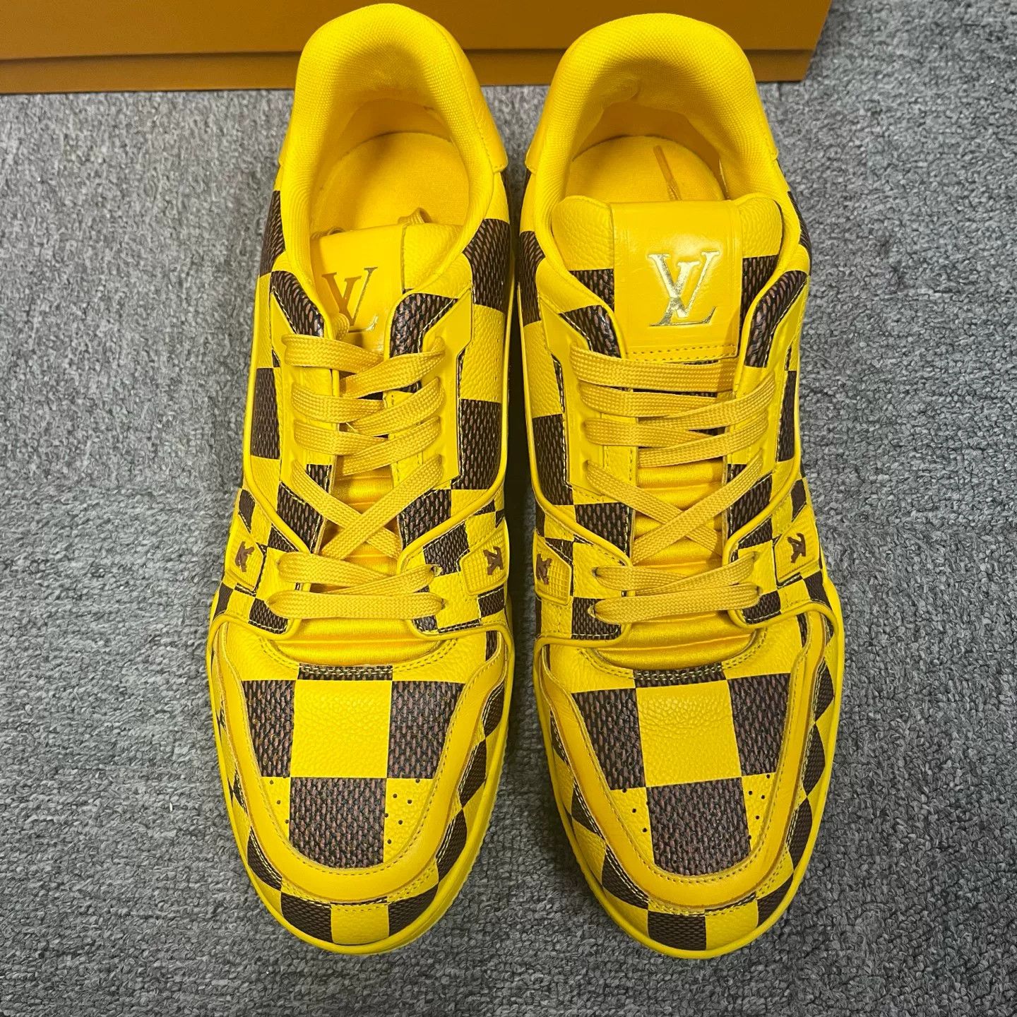 Louis Vuitton Louis Vuitton Yellow Checkerboard Trainer Sneakers 9.5 Size US 10.5 / EU 43-44 - 4 Thumbnail