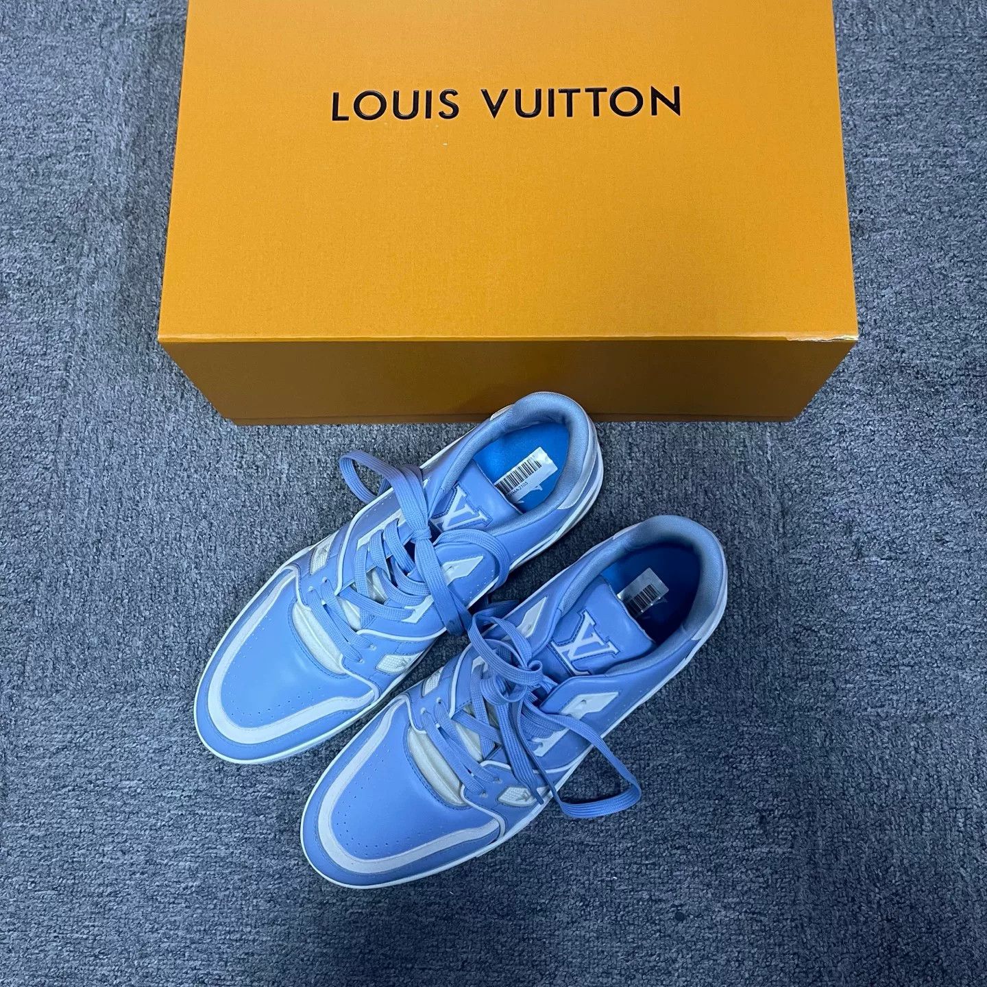 Louis Vuitton Louis Vuitton Blue Leather LV Trainer Sneakers 9.5 Size US 10.5 / EU 43-44 - 2 Thumbnail