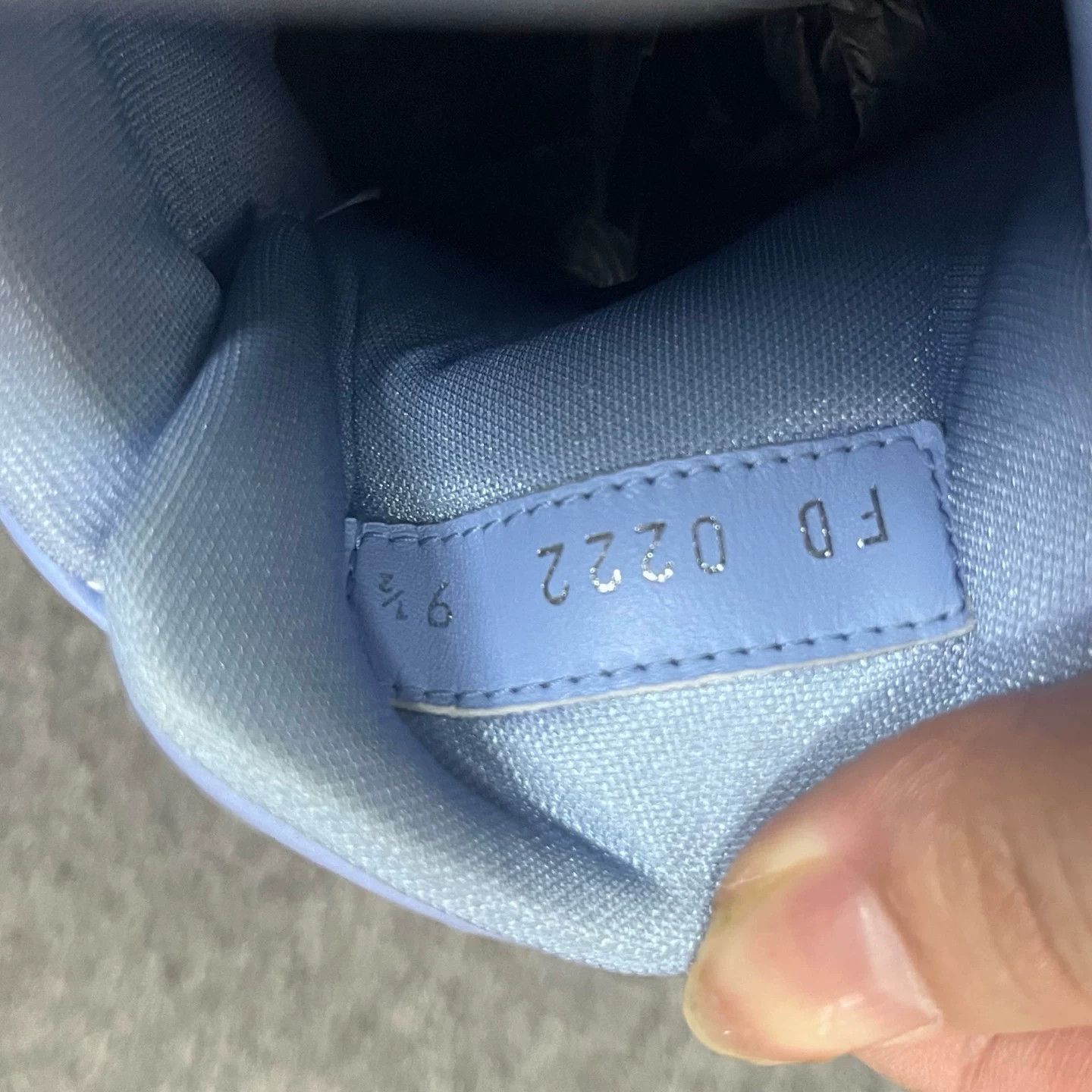 Louis Vuitton Louis Vuitton Blue Leather LV Trainer Sneakers 9.5 Size US 10.5 / EU 43-44 - 7 Thumbnail