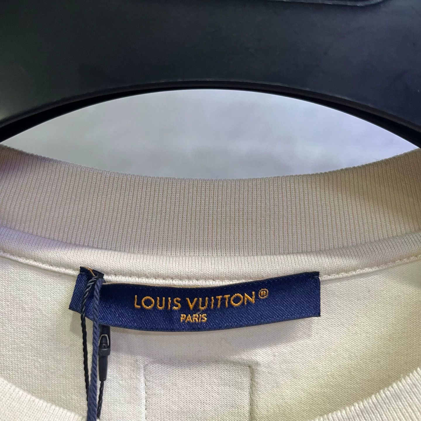 Louis Vuitton Louis Vuitton LVM Print T-Shirt XL Size US XL / EU 56 / 4 - 3 Thumbnail
