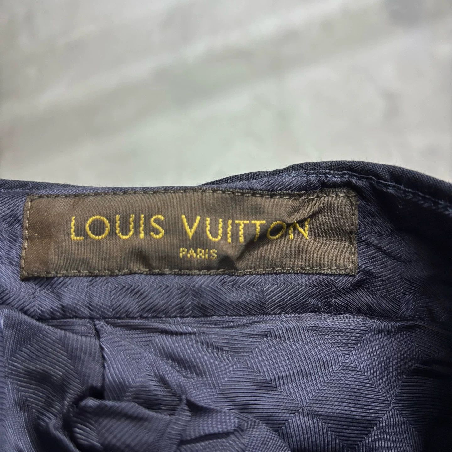 Louis Vuitton Louis Vuitton Metal Logo Casual Trousers Size 32 Size US 32 / EU 48 - 3 Thumbnail