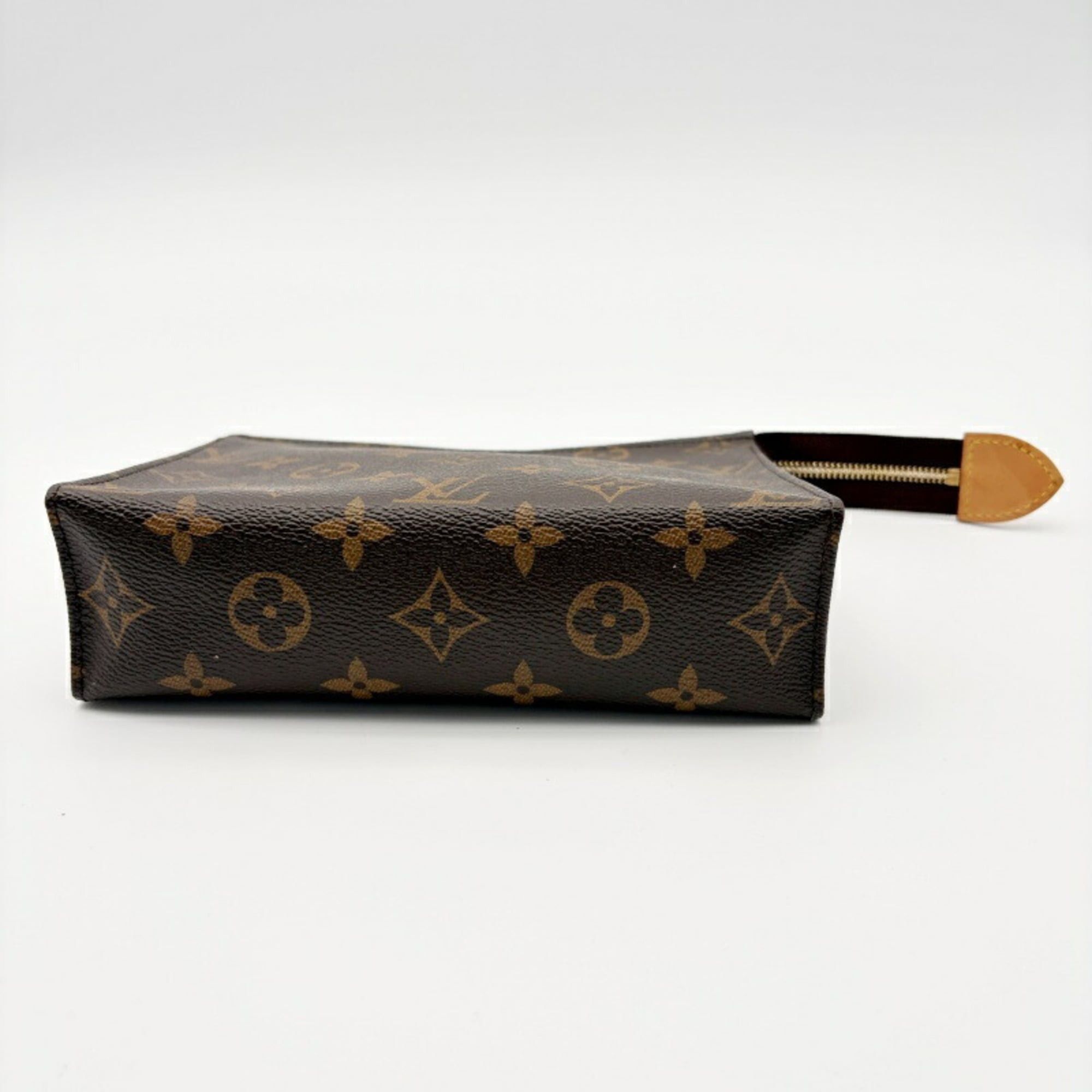 Louis Vuitton Louis Vuitton Bag Pochette Toilette 19 Monogram M47544 Size ONE SIZE - 7 Thumbnail