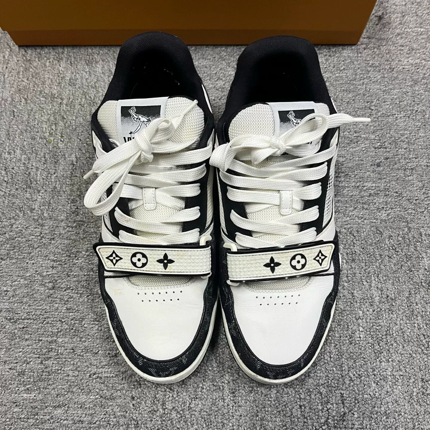 Louis Vuitton Louis Vuitton Calfskin Trainer Sneakers Size 8 Size US 8 / EU 41 - 4 Thumbnail