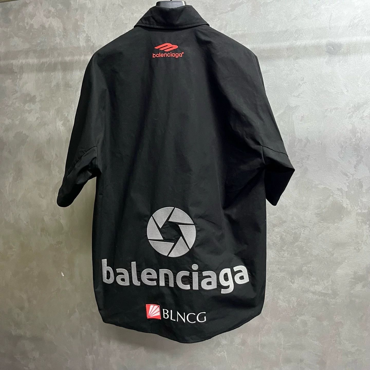 Balenciaga Balenciaga Logo Graphic Short Sleeve Shirt Size 2 Size US M / EU 48-50 / 2 - 8 Thumbnail