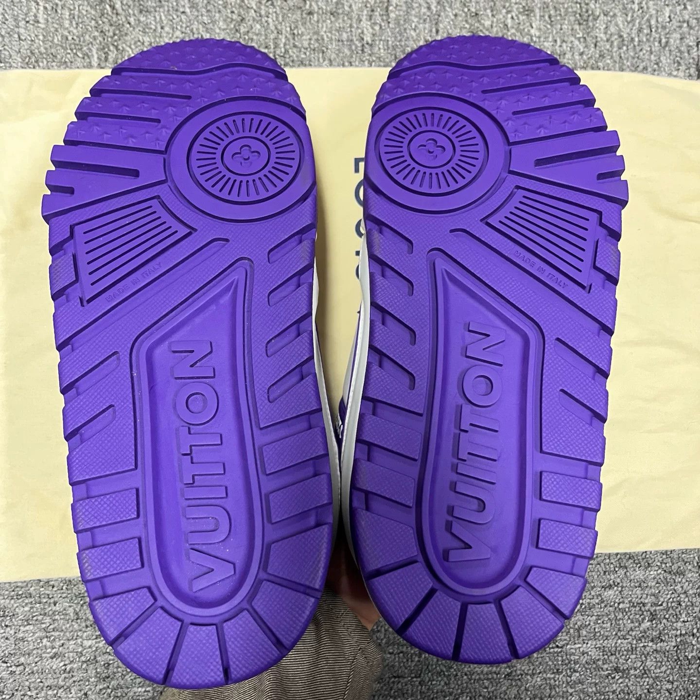 Louis Vuitton Louis Vuitton White Purple LV Trainer Sneakers 9.5 Size US 10.5 / EU 43-44 - 7 Thumbnail