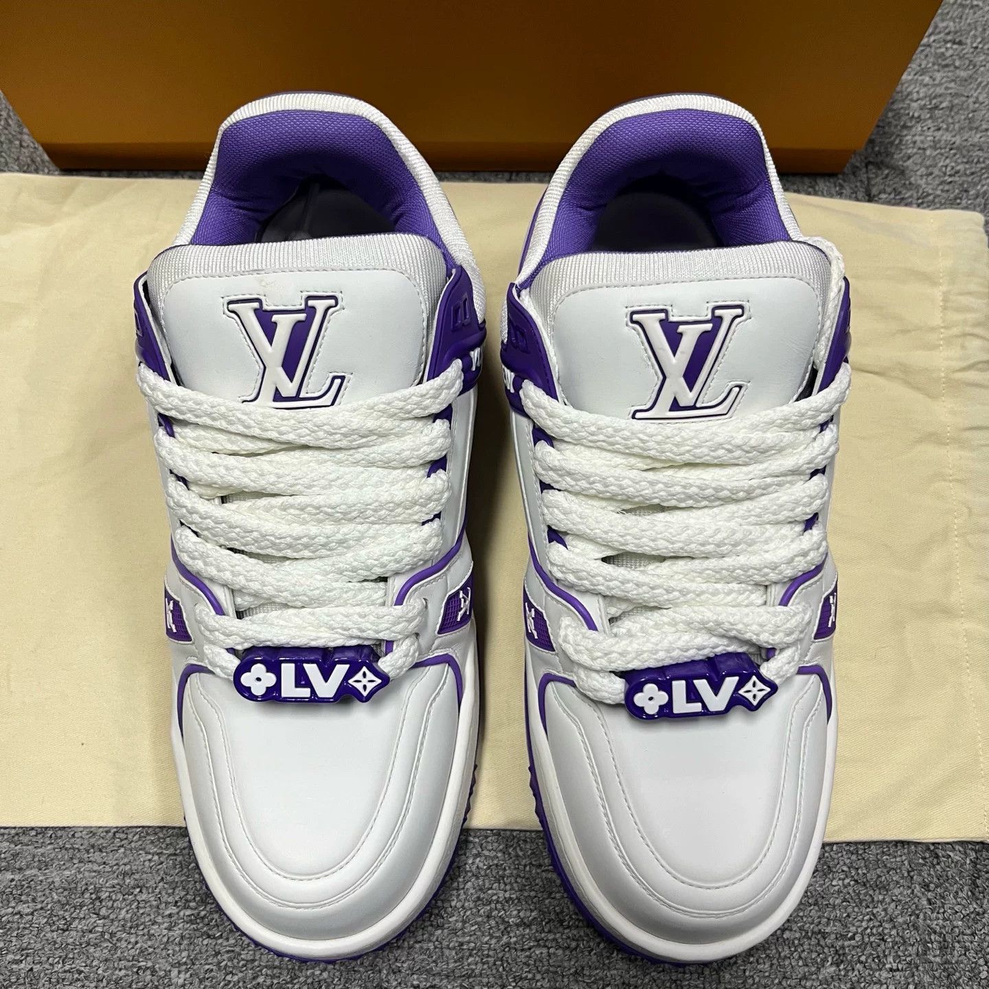 Louis Vuitton Louis Vuitton White Purple LV Trainer Sneakers 9.5 Size US 10.5 / EU 43-44 - 4 Thumbnail