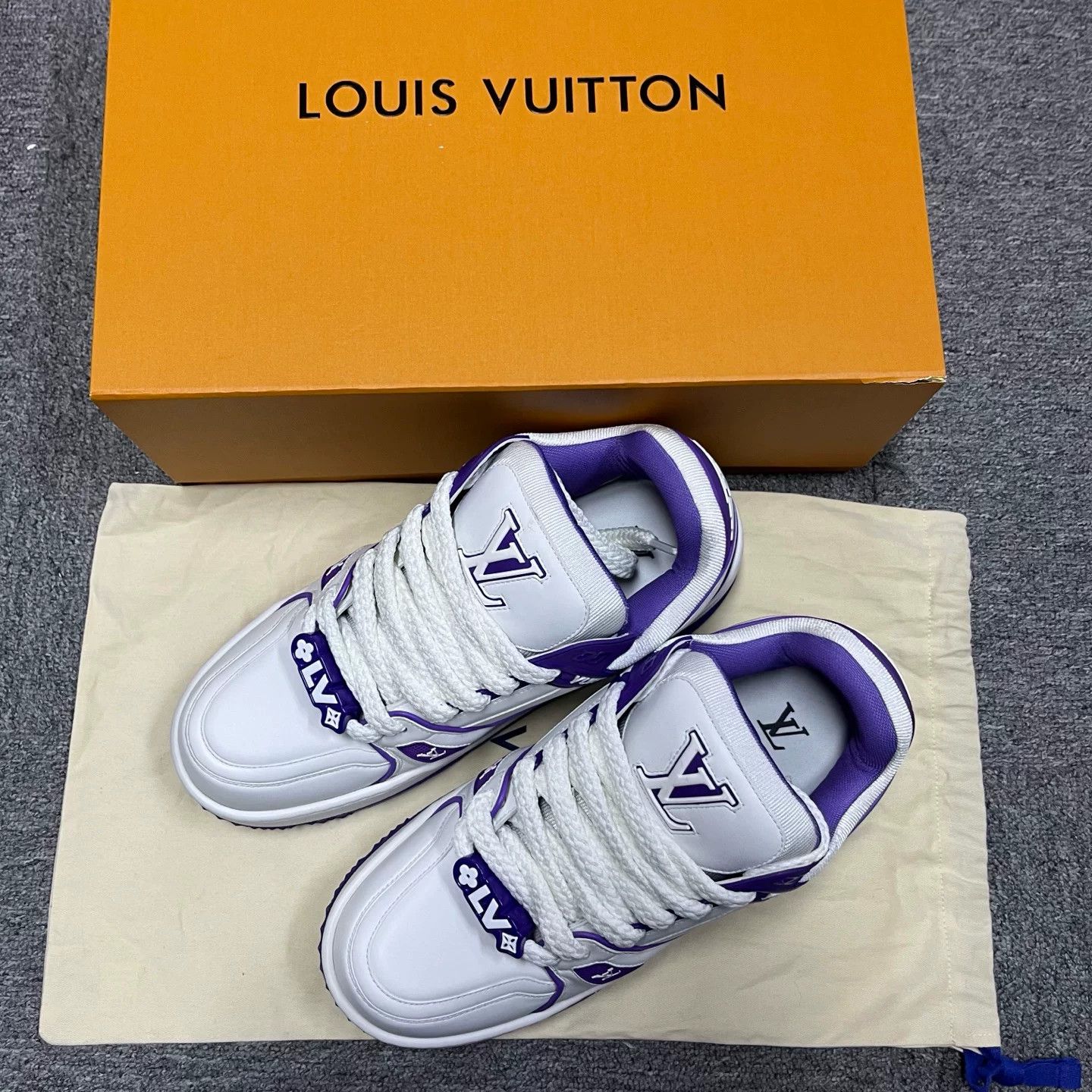 Louis Vuitton Louis Vuitton White Purple LV Trainer Sneakers 9.5 Size US 10.5 / EU 43-44 - 2 Thumbnail