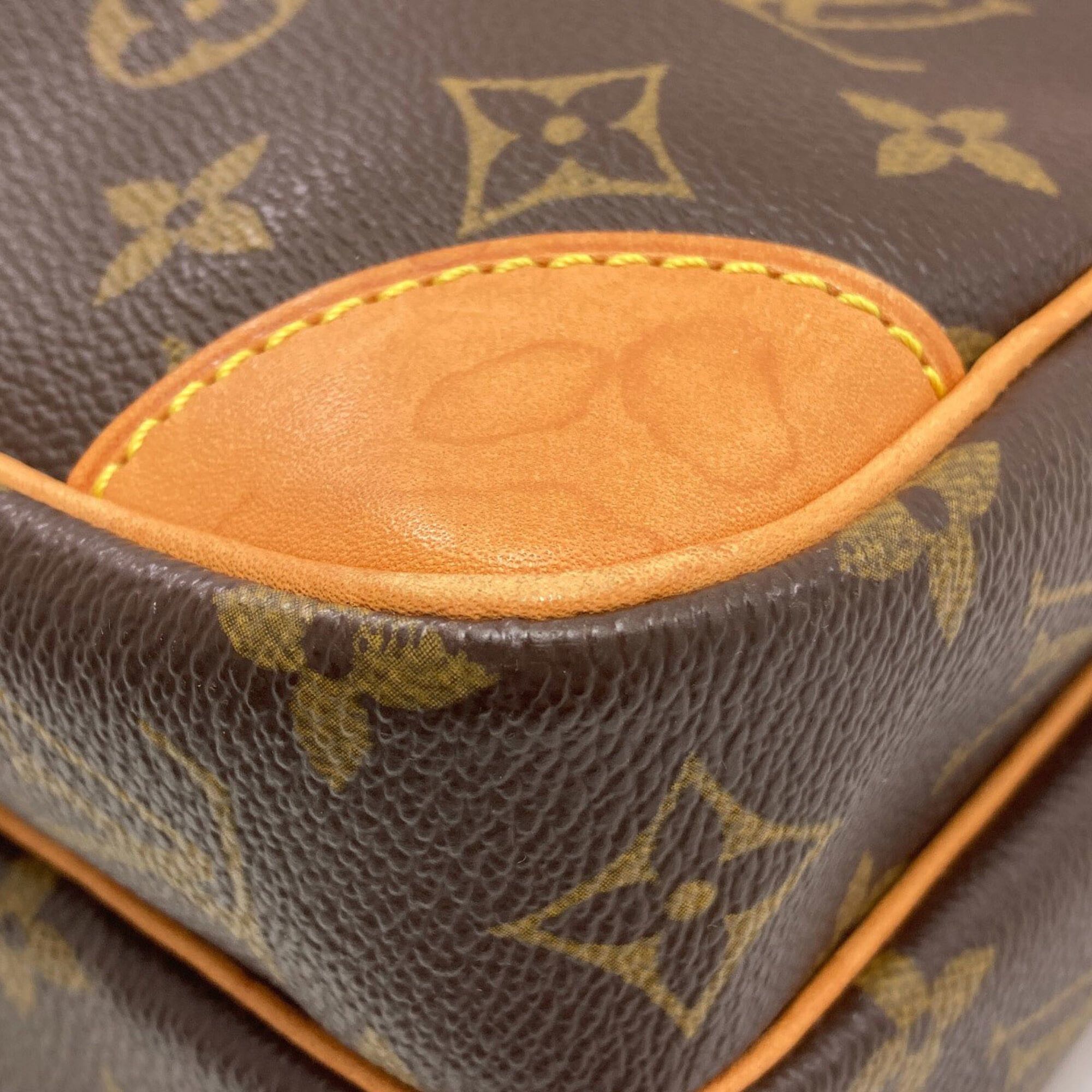 Louis Vuitton Louis Vuitton M45236 Amazon Shoulder Bag, Monogram Canvas, Women's LOUIS VUITTON Size ONE SIZE - 11 Thumbnail