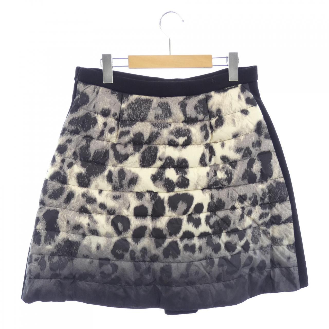 Moncler Moncler Moncler Skirt Textile Skirts 420932551080 DUTY FREE for USA Size ONE SIZE - 2 Thumbnail