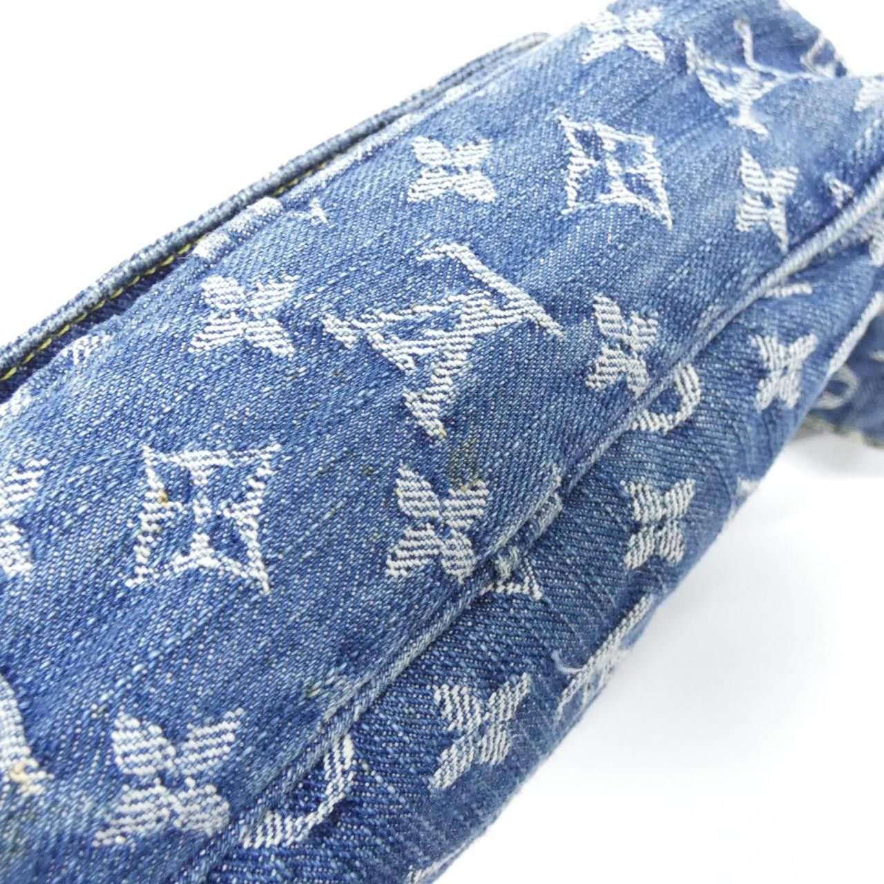 Louis Vuitton Louis Vuitton Louis Vuitton Monogram Denim bumbag Textile Shoulder Bag M95347 DUTY FREE for USA Size ONE SIZE - 3 Thumbnail
