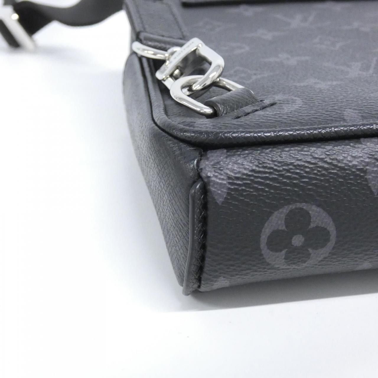 Louis Vuitton Louis Vuitton Louis Vuitton Taiga Rama Outdoor Sling Bag Coated Canvas Calf Shoulder Bag Leather Shoulder Bag M30741 DUTY FREE for USA Size ONE SIZE - 4 Thumbnail