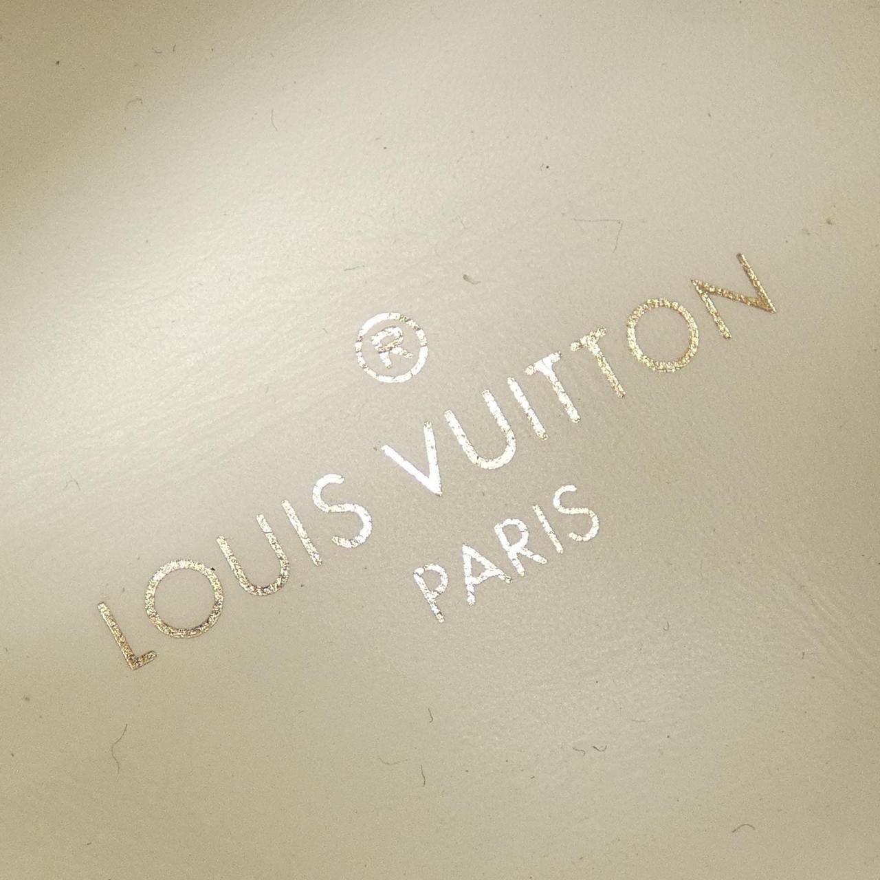 Louis Vuitton Louis Vuitton Louis Vuitton Sneakers Leather Shoes DUTY FREE for USA Size ONE SIZE - 6 Thumbnail