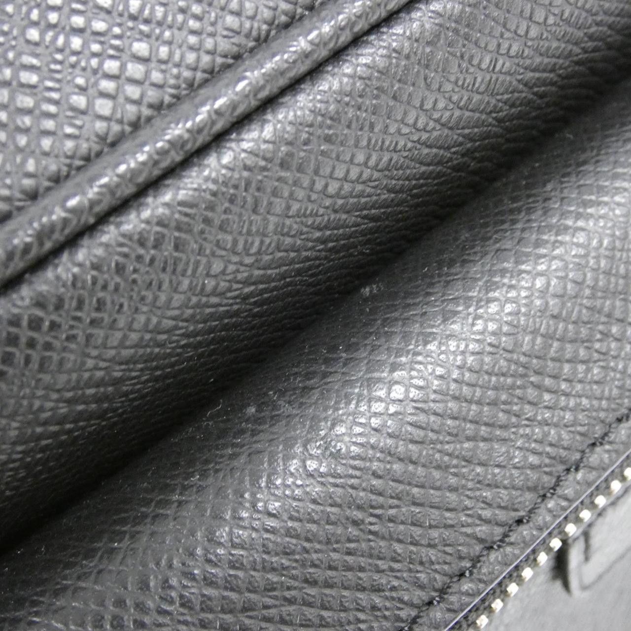 Louis Vuitton Louis Vuitton Louis Vuitton Taiga Shoulder Bag Leather Shoulder Bag M33438 DUTY FREE for USA Size ONE SIZE - 5 Thumbnail