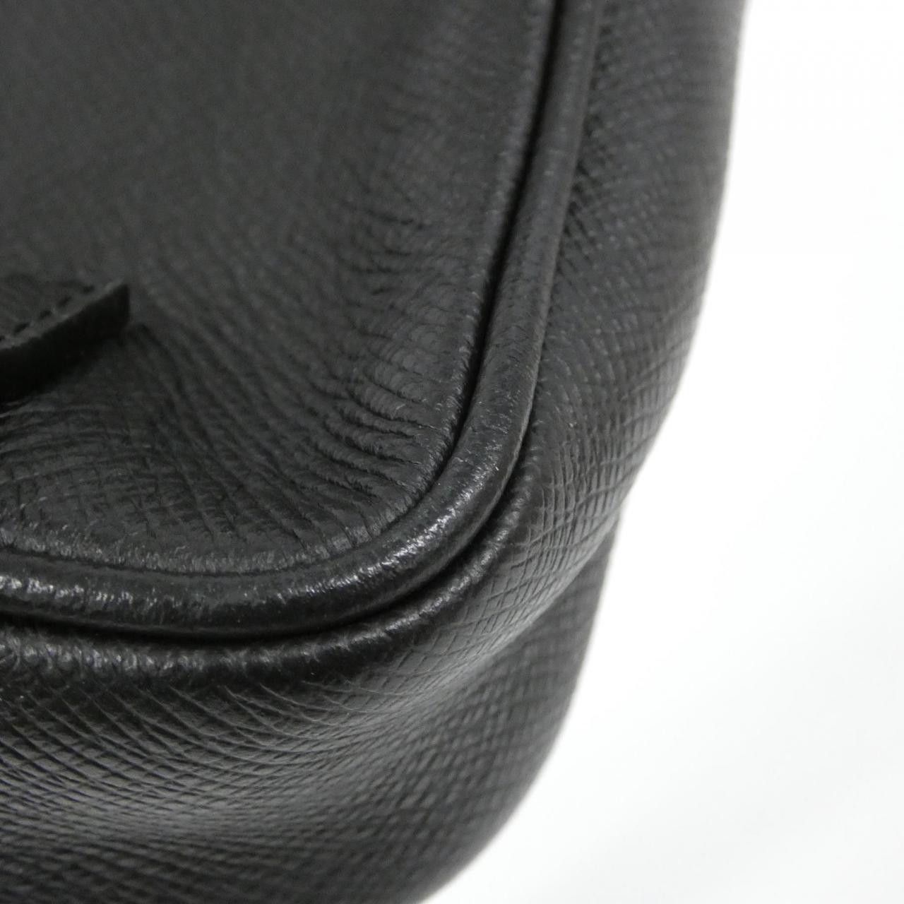 Louis Vuitton Louis Vuitton Louis Vuitton Taiga Shoulder Bag Leather Shoulder Bag M33438 DUTY FREE for USA Size ONE SIZE - 3 Thumbnail