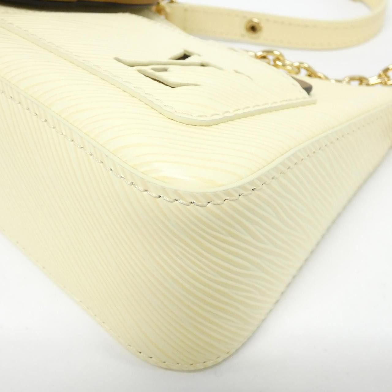 Louis Vuitton Louis Vuitton Louis Vuitton Epi Marellini Leather Shoulder Bag Leather Shoulder Bag M11477 DUTY FREE for USA Size ONE SIZE - 3 Thumbnail
