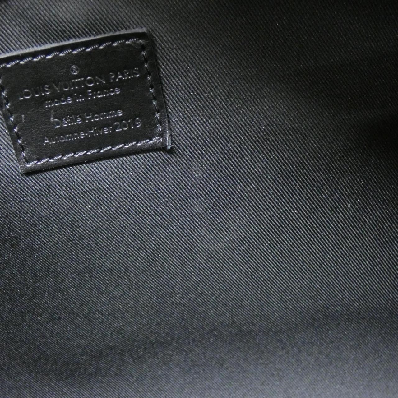 Louis Vuitton Louis Vuitton Louis Vuitton Taiga Boston Bag Leather Travel Bag M30345 DUTY FREE for USA Size ONE SIZE - 7 Thumbnail