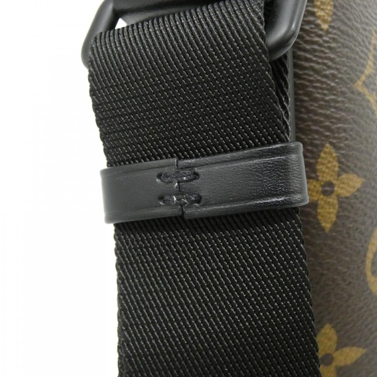 Louis Vuitton Louis Vuitton Louis Vuitton Magnetic Messenger Monogram Shoulder Bag Textile Shoulder Bag M45557 DUTY FREE for USA Size ONE SIZE - 7 Thumbnail
