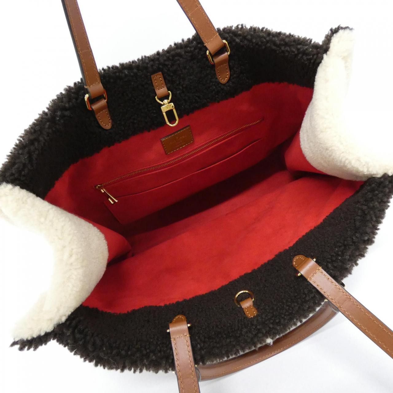 Louis Vuitton Louis Vuitton Louis Vuitton OnTheGo Monogram Teddy Bag Fur Tote Bag M55420 DUTY FREE for USA Size ONE SIZE - 5 Thumbnail