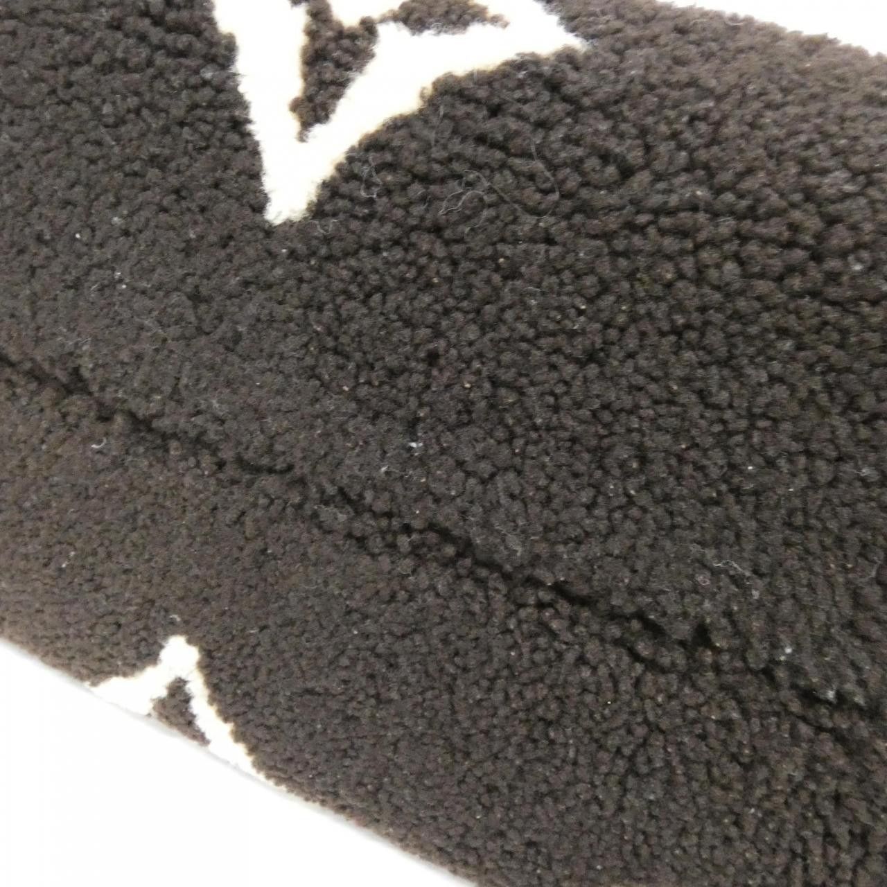Louis Vuitton Louis Vuitton Louis Vuitton OnTheGo Monogram Teddy Bag Fur Tote Bag M55420 DUTY FREE for USA Size ONE SIZE - 2 Thumbnail