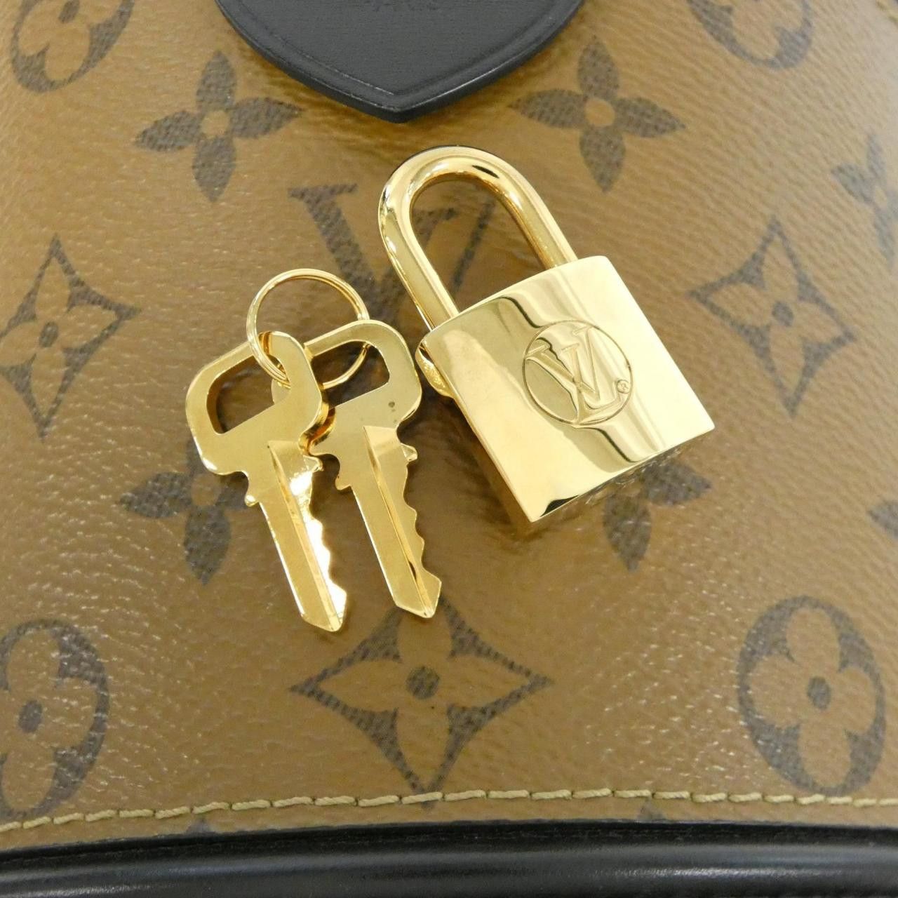 Louis Vuitton Louis Vuitton Louis Vuitton Cannes Monogram Reverse Bag Textile Vanity Bag M43986 DUTY FREE for USA Size ONE SIZE - 4 Thumbnail
