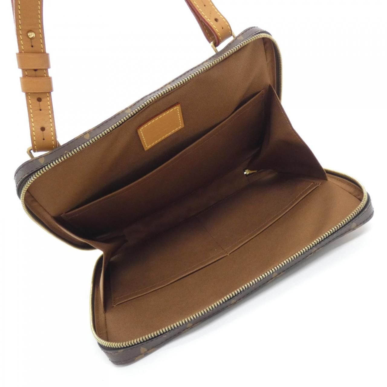 Louis Vuitton Louis Vuitton Louis Vuitton Monogram Soft Trunk Messenger shoulder bag Textile Shoulder Bag M68494 DUTY FREE for USA Size ONE SIZE - 9 Thumbnail
