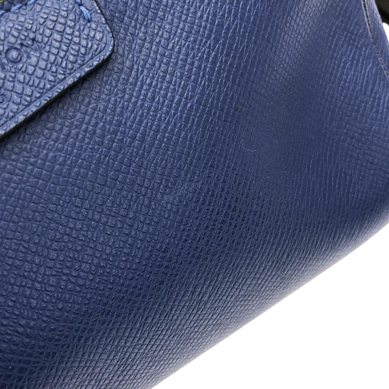 Louis Vuitton Louis Vuitton Louis Vuitton Taiga Outdoor Messenger Shoulder Bag Leather Shoulder Bag M33437 DUTY FREE for USA Size ONE SIZE - 5 Thumbnail
