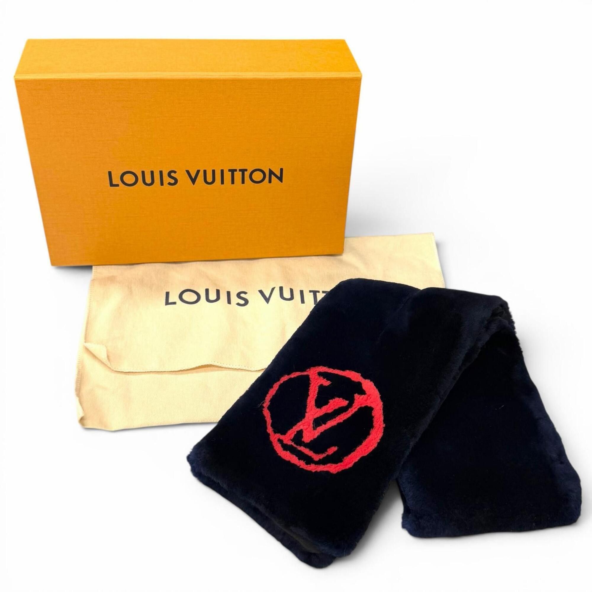 Louis Vuitton LOUIS VUITTON M73024 Beaver Silk Echarpe Shirring Darling Scarf, Navy Red, Made in Italy, Authentic, Women's, with Box and Dust Bag. Size ONE SIZE - 2 Thumbnail