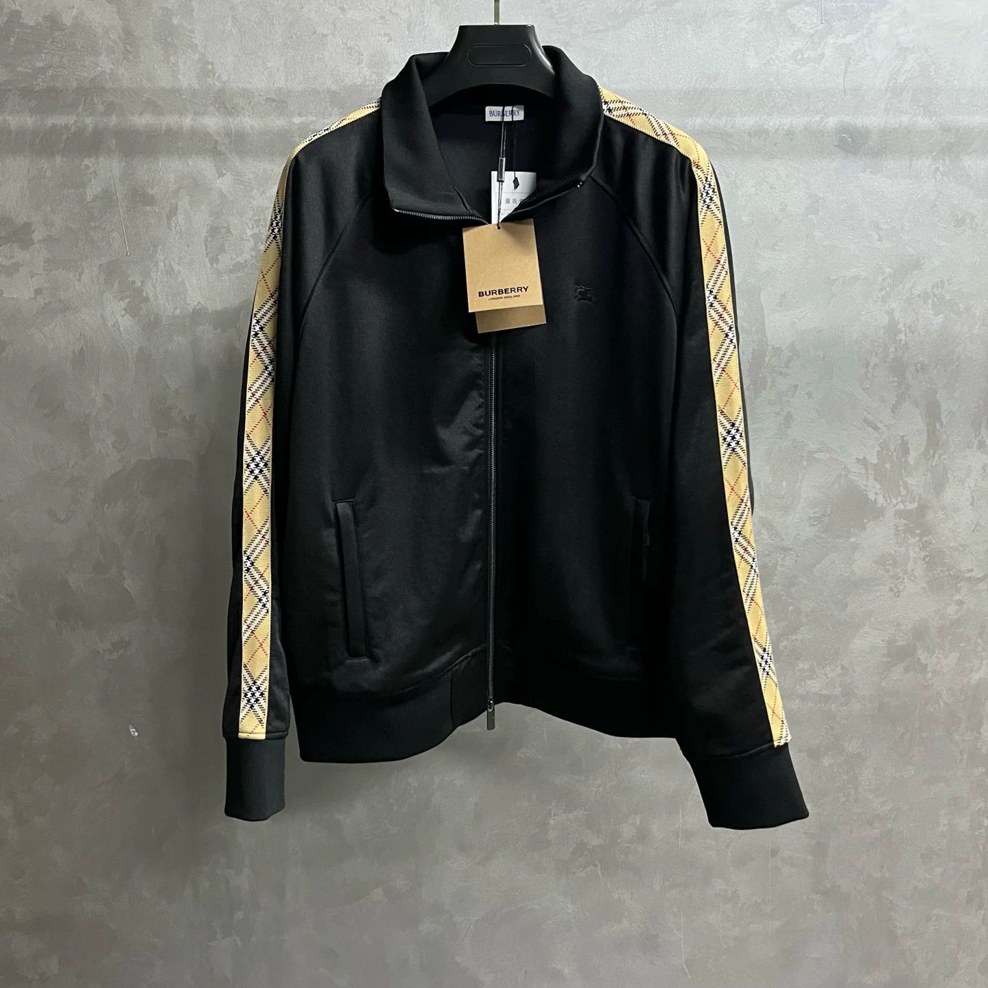 Burberry Burberry Check Side Stripe Track Jacket XXL Size US XXL / EU 58 / 5 - 2 Thumbnail